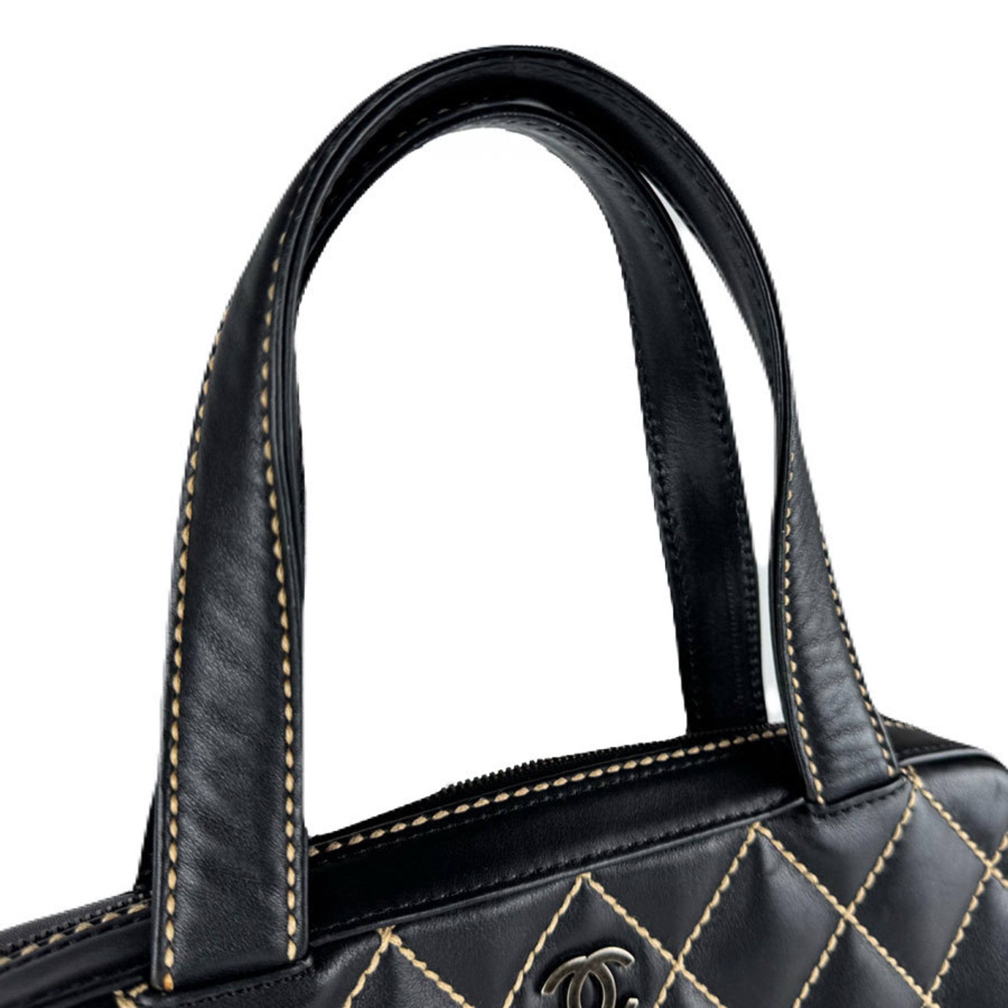 Chanel Black Leather Handbag (Pre-Owned)