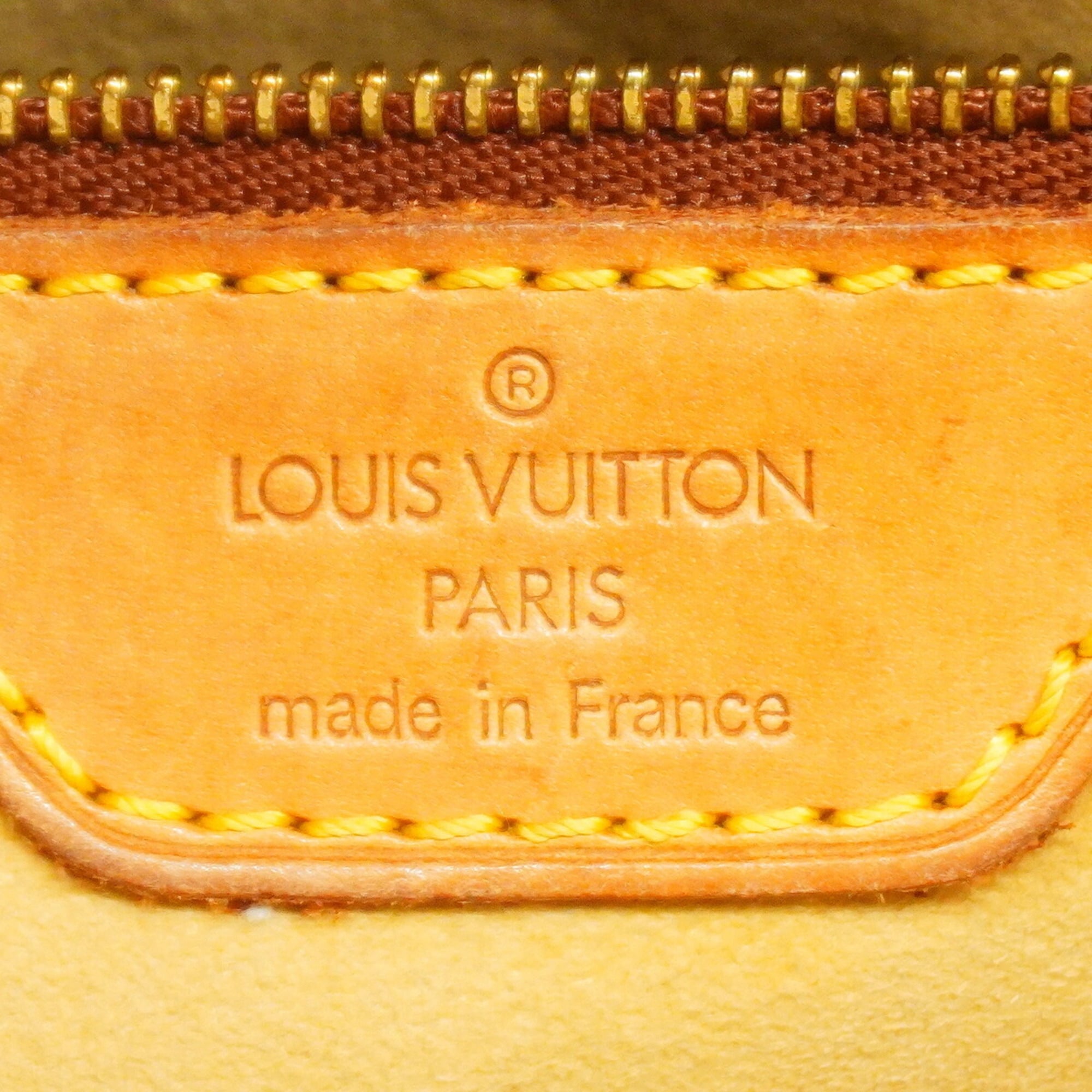 Louis Vuitton Brown Shoulder Bag (Pre-Owned)