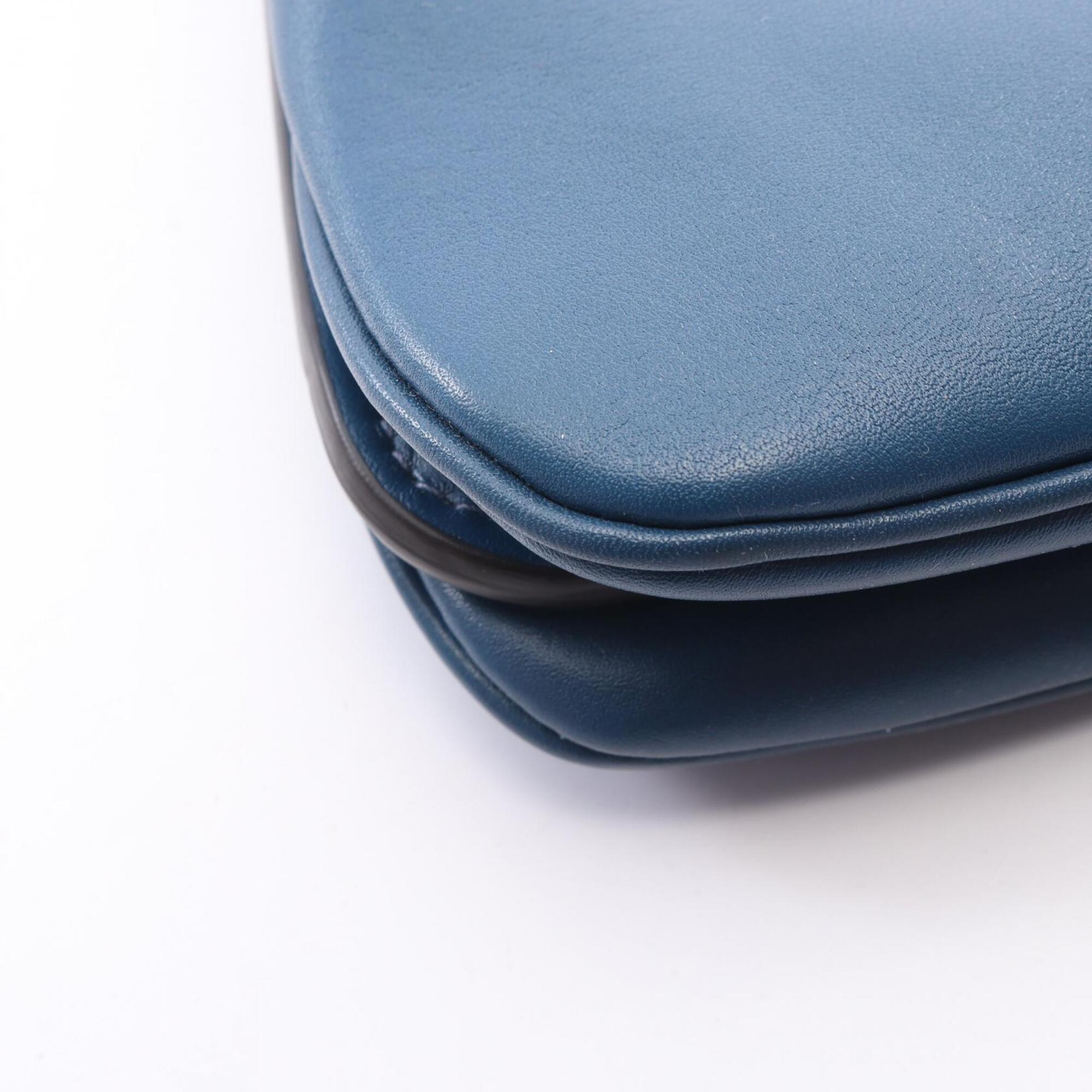 Fendi Blue Leather Handbag (Pre-Owned)