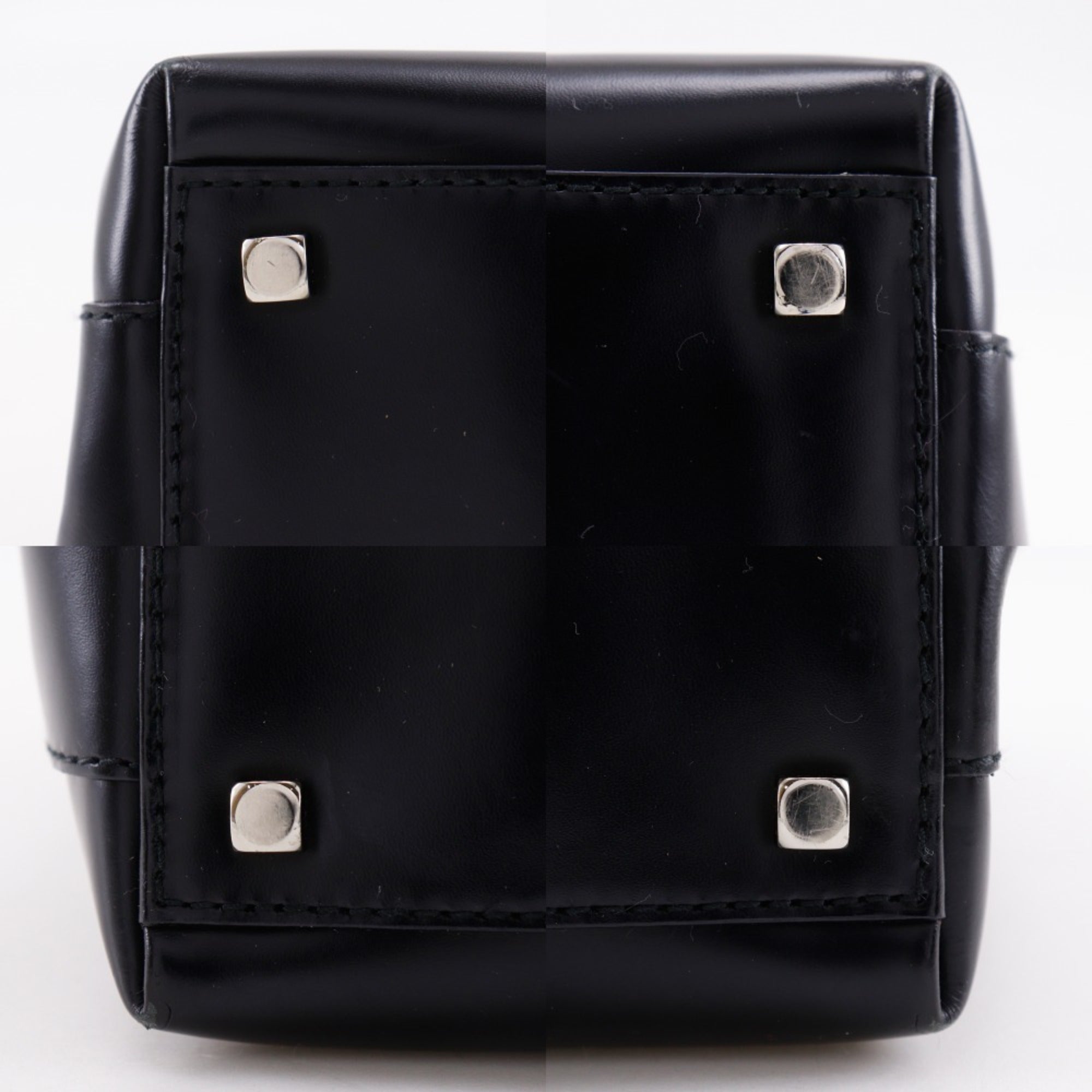 Salvatore Ferragamo Black Leather Handbag (Pre-Owned)