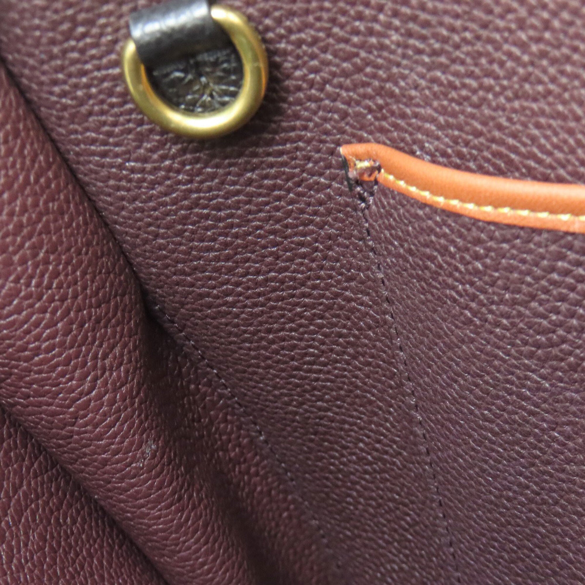 Coach Black Leather Handbag (Pre-Owned)