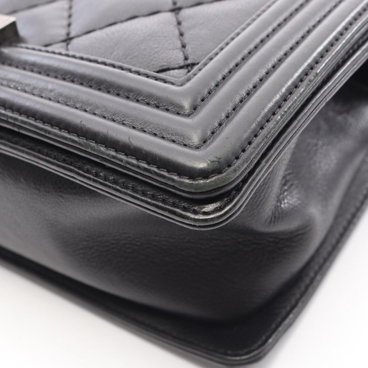 Chanel Black Leather Handbag Shoulder Bag (Pre-Owned)