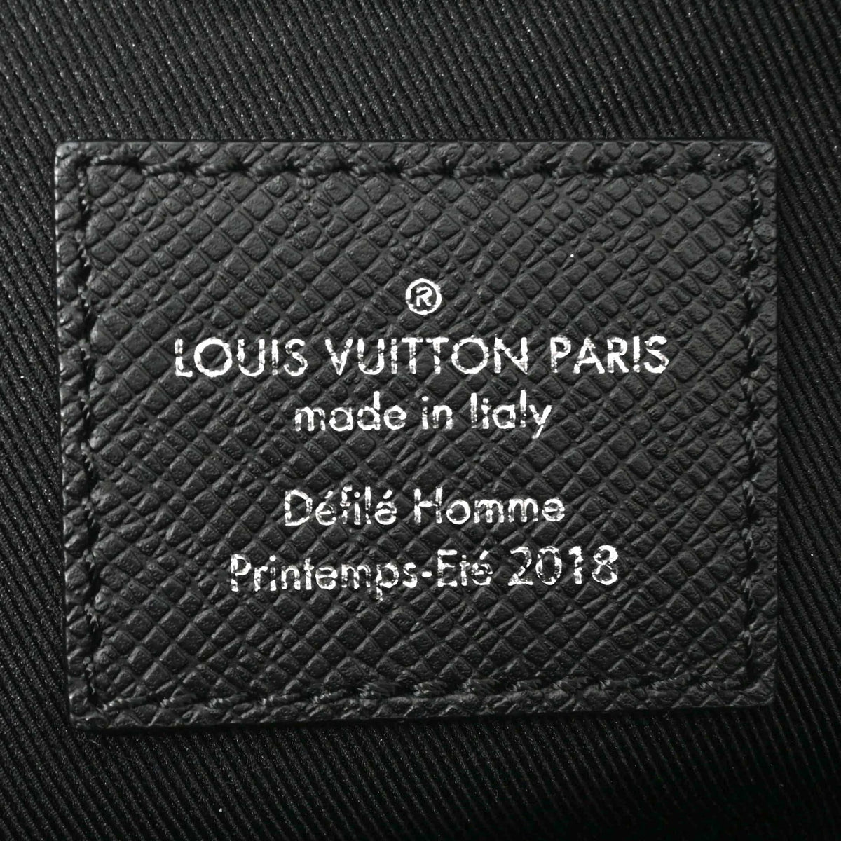 Louis Vuitton Black Taiga Leather Leather Pouch Tote Bag (Pre-Owned)