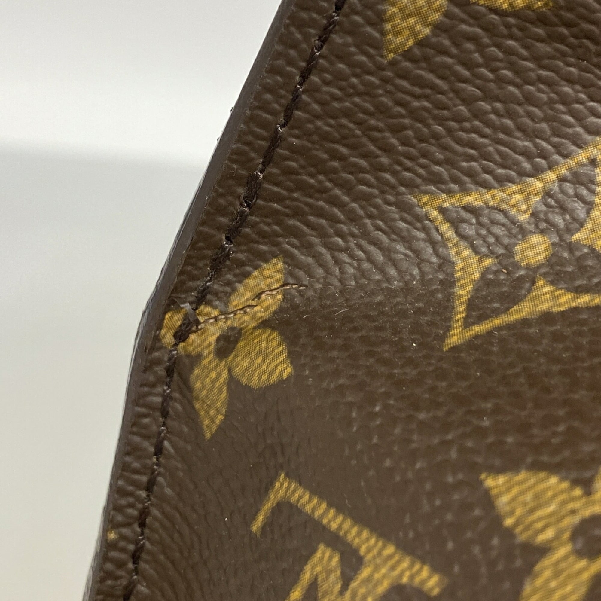 Louis Vuitton Brown Shoulder Bag (Pre-Owned)