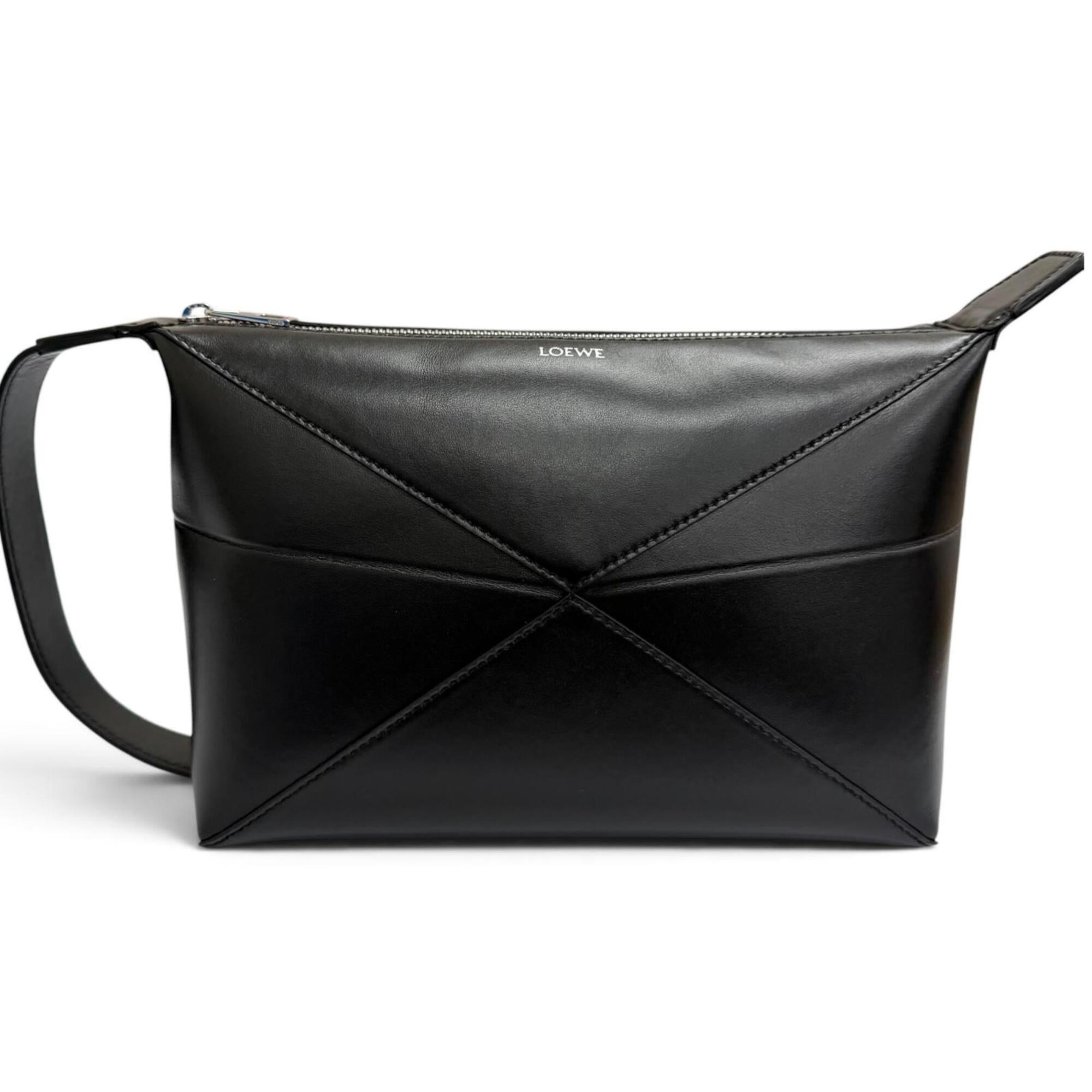 Loewe Black Clutch Bag (Pre-Owned)