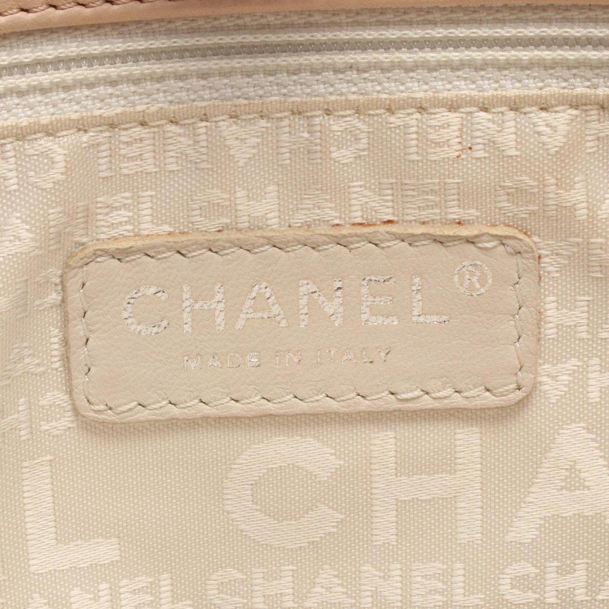Chanel 2.55 Beige Leather Handbag Shoulder Bag (Pre-Owned)