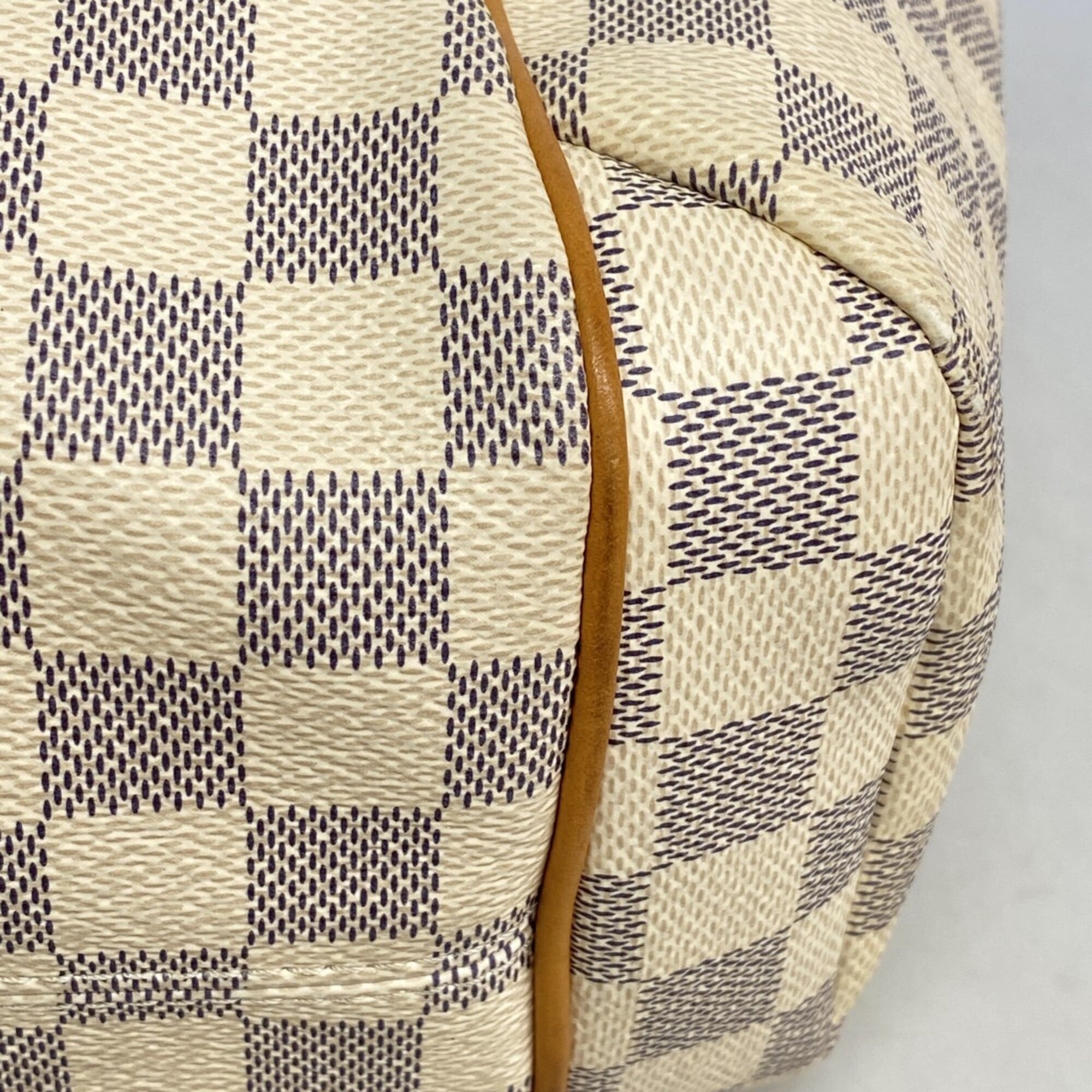 Louis Vuitton White Tote Bag (Pre-Owned)