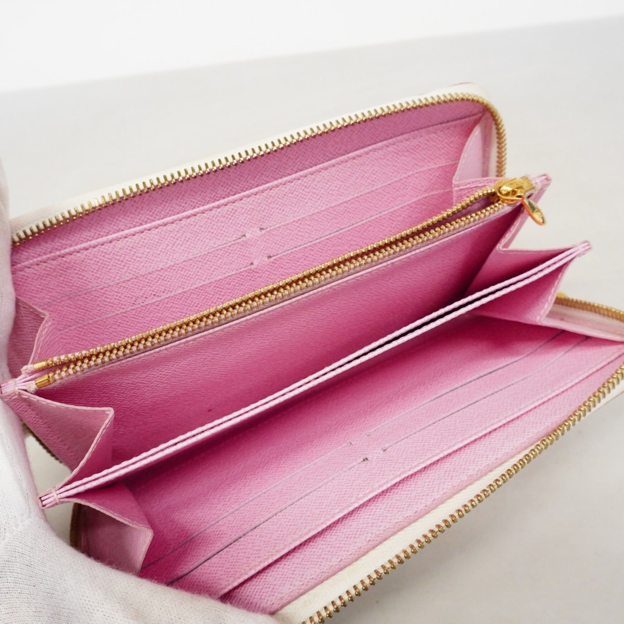 Louis Vuitton Blanc Litchi Long Wallet (Bi-Fold) (Pre-Owned)
