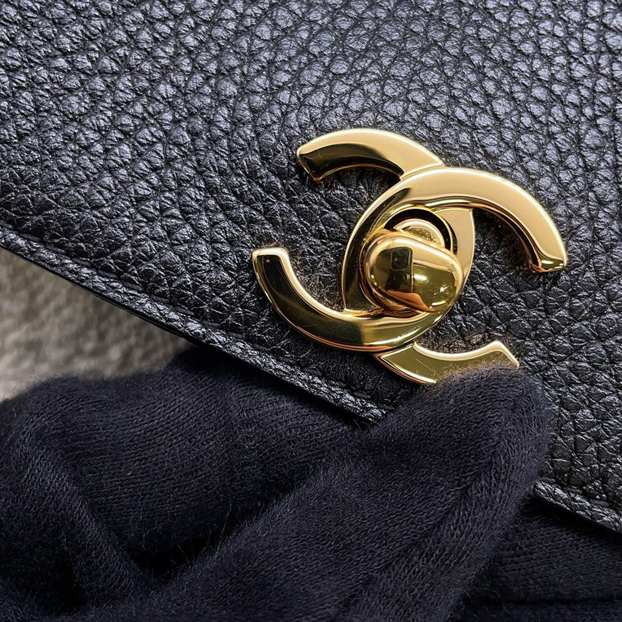 Chanel Black Tweed Leather Handbag Shoulder Bag (Pre-Owned)