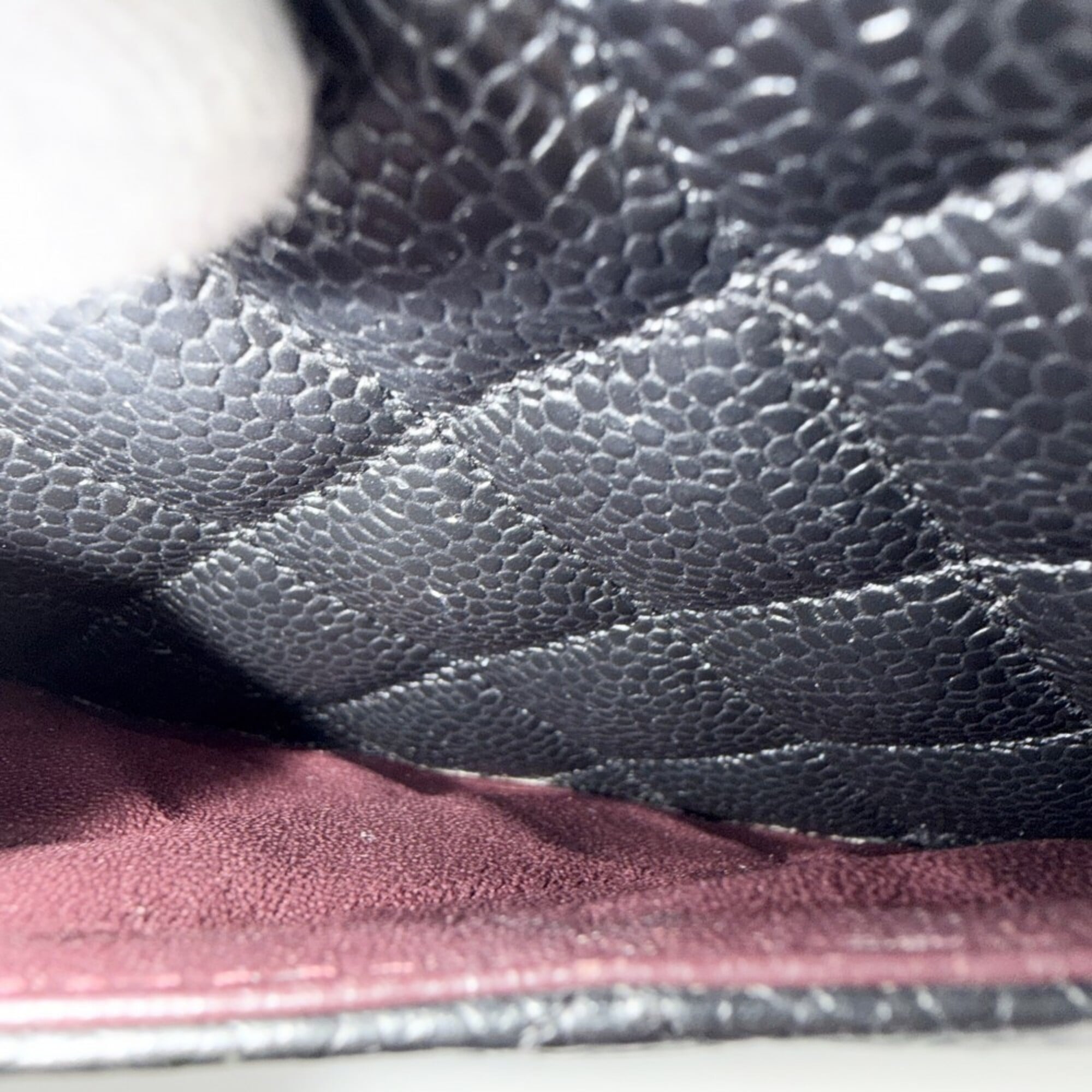 Chanel Black White Grained Calfskin Shoulder Bag (Pre-Owned)