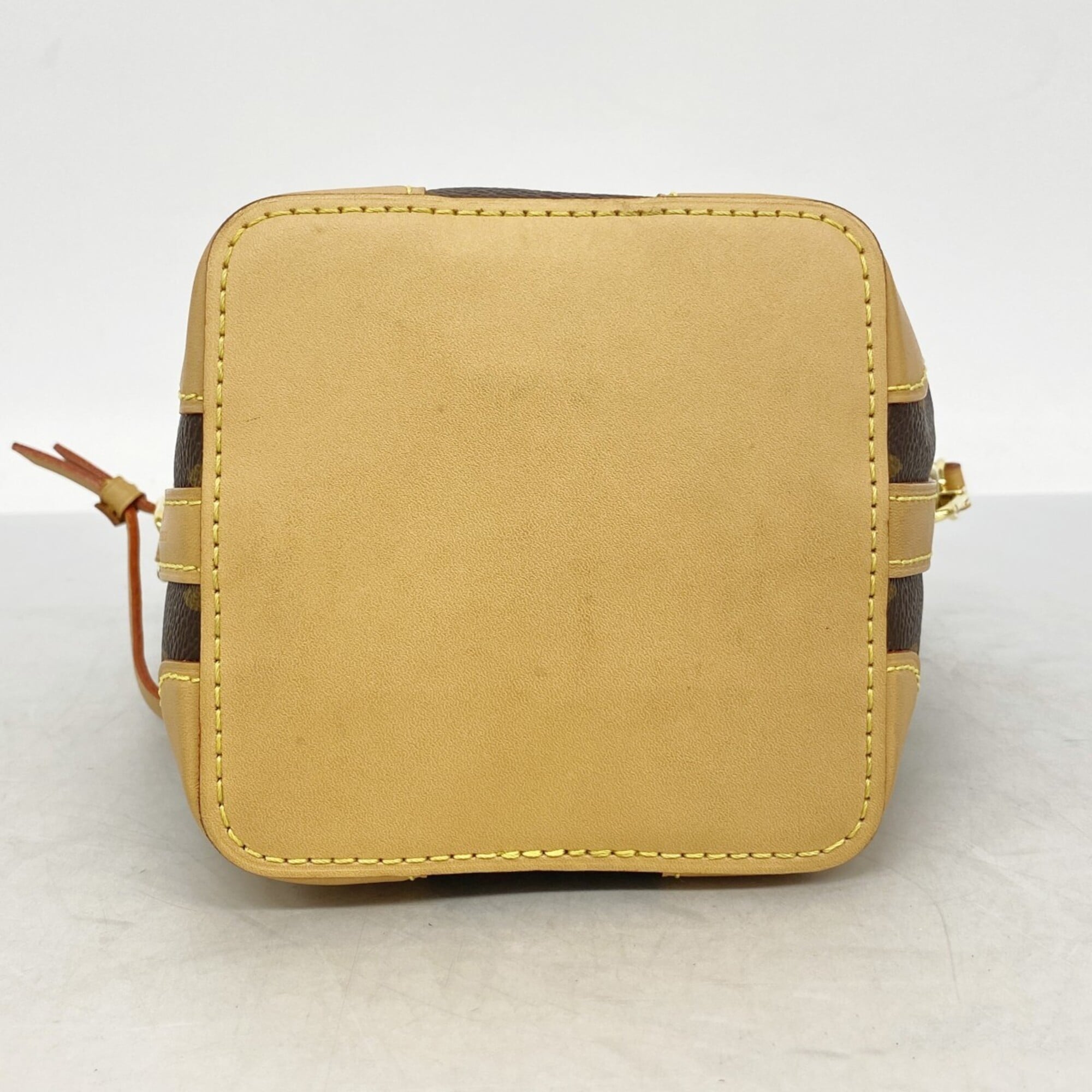 Louis Vuitton Brown Shoulder Bag (Pre-Owned)