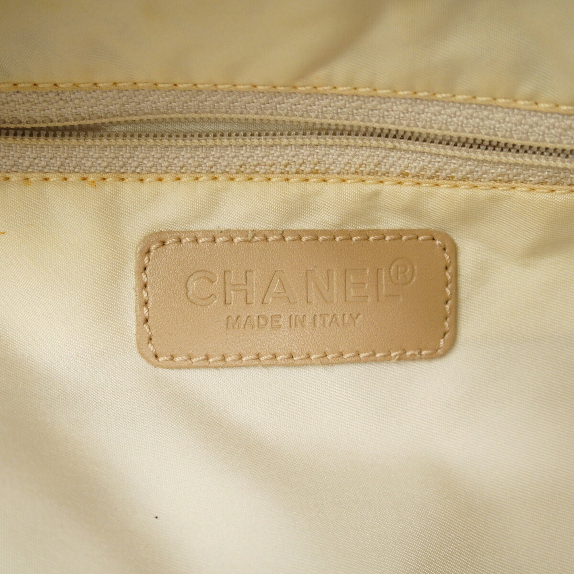 Chanel Beige Nylon Tote Bag (Pre-Owned)