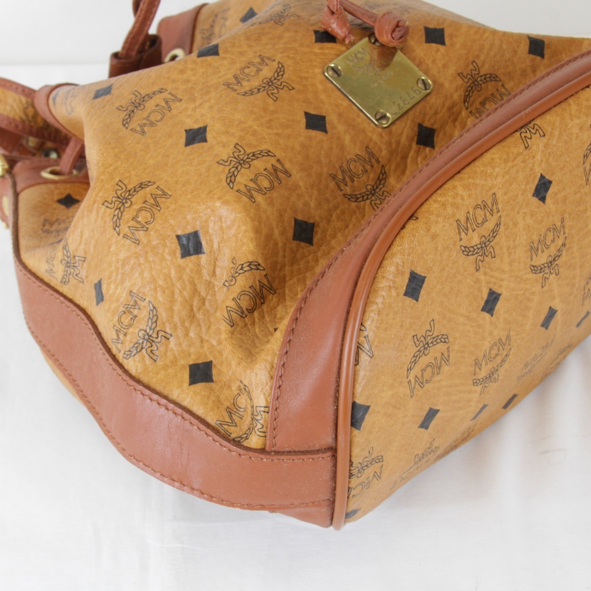Mcm Brown Leather Shoulder Bag (Pre-Owned)