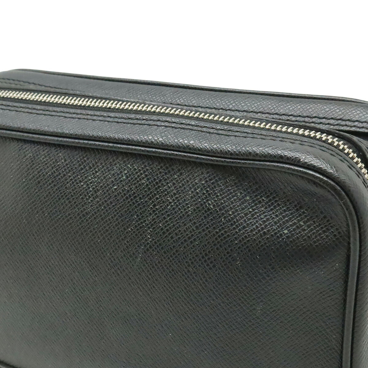 Louis Vuitton Ardoise Black Taiga Leather Clutch Bag (Pre-Owned)