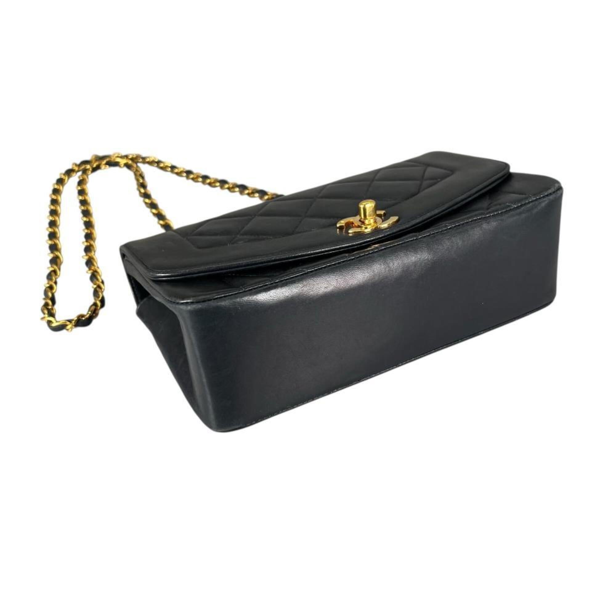 Chanel Black Grained Calfskin Shoulder Bag (Pre-Owned)