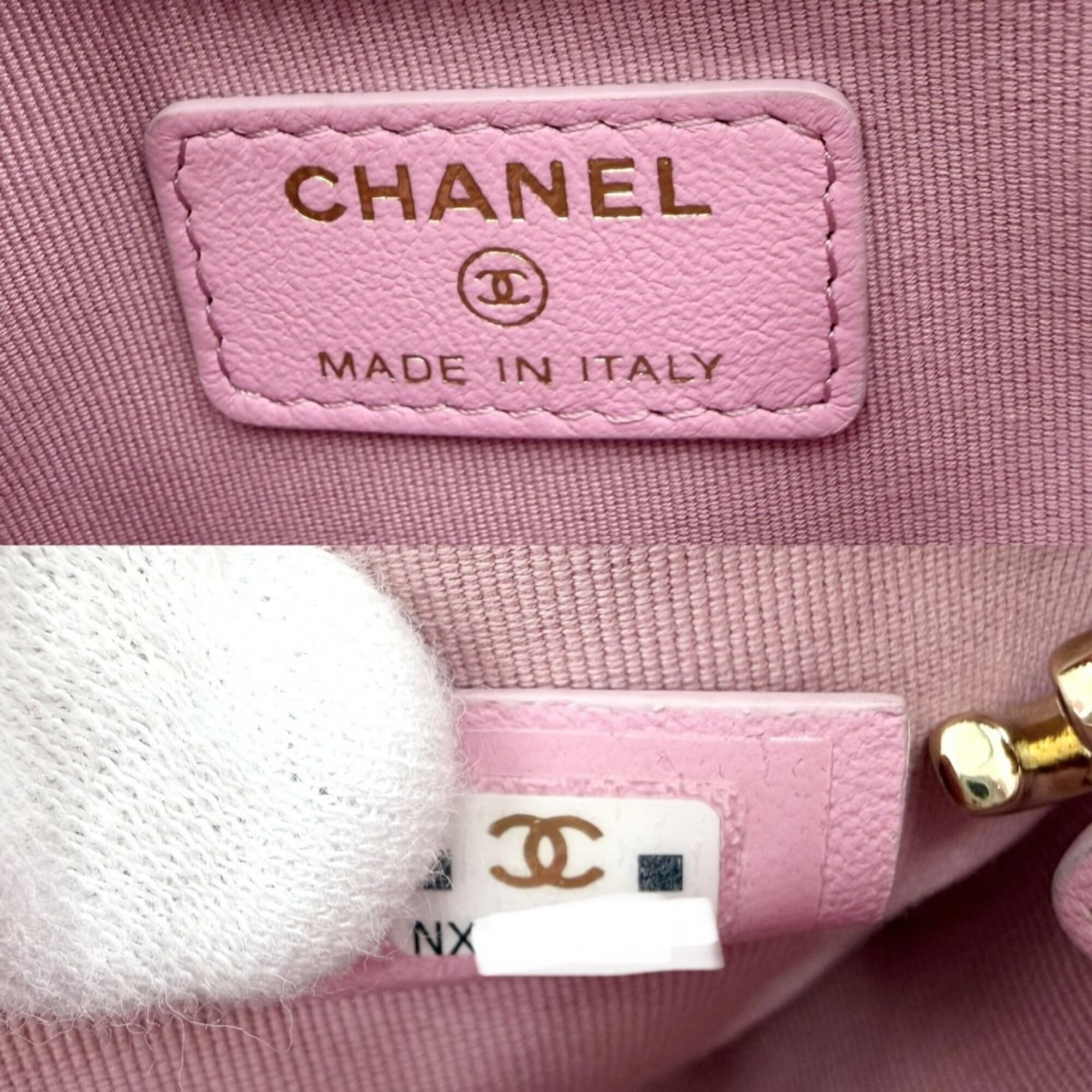 Chanel Pink Leather Pochette Shoulder Bag (Pre-Owned)