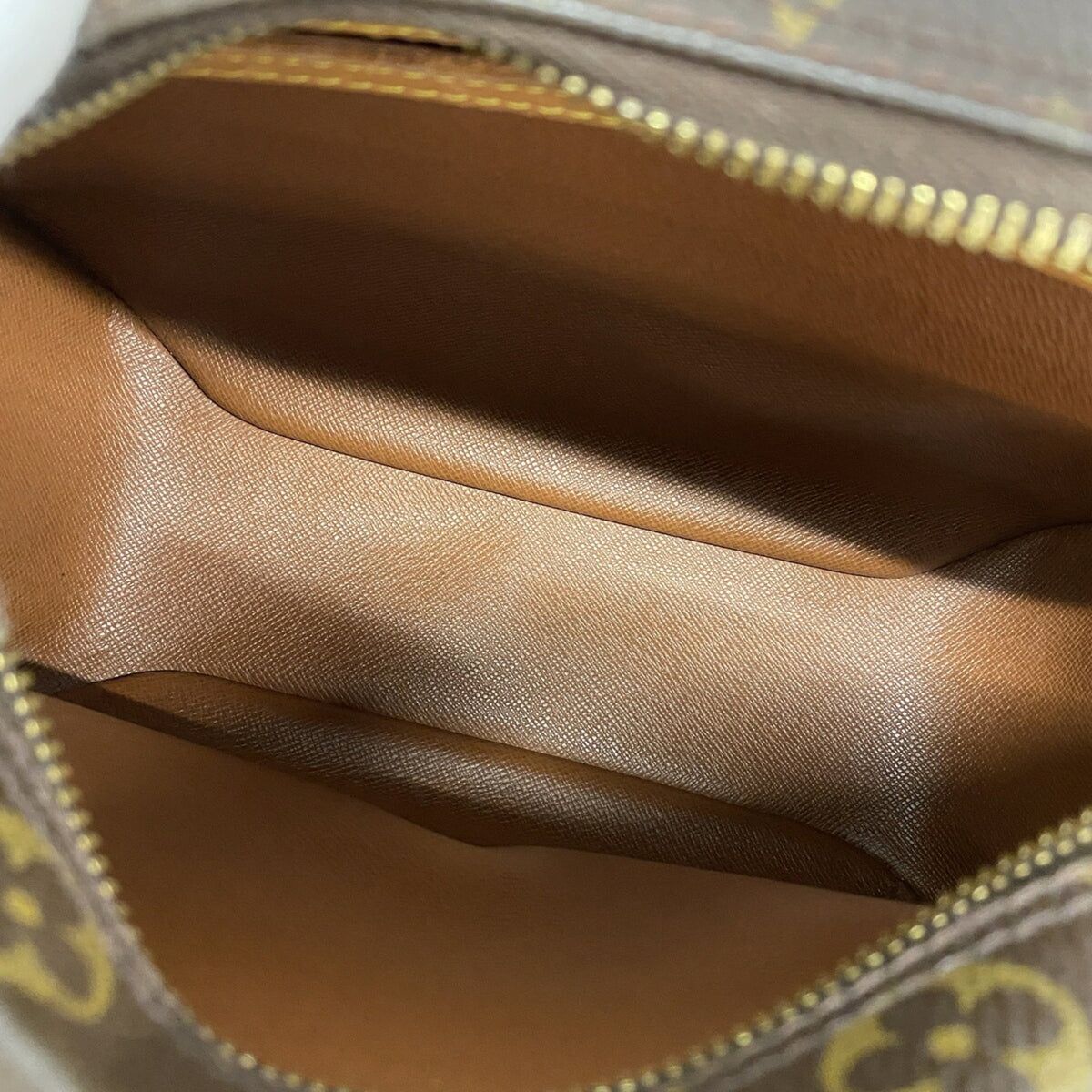 Louis Vuitton Brown Shoulder Bag (Pre-Owned)