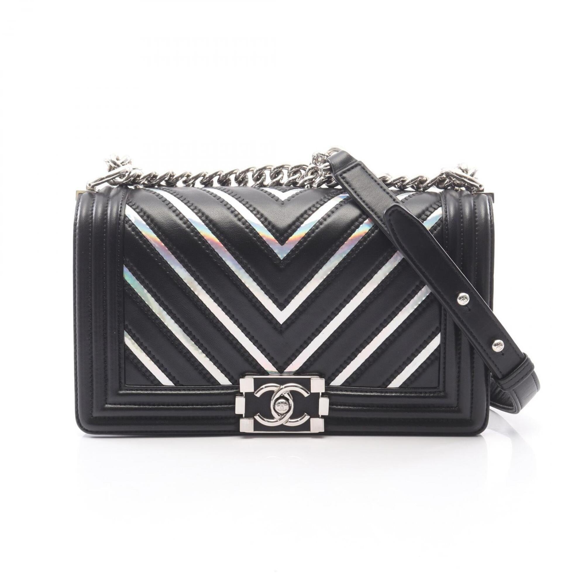 Chanel Black Leather Handbag Shoulder Bag (Pre-Owned)