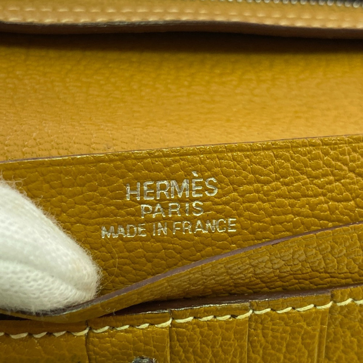 Hermes Beige Leather Wallet (Bi-Fold) (Pre-Owned)