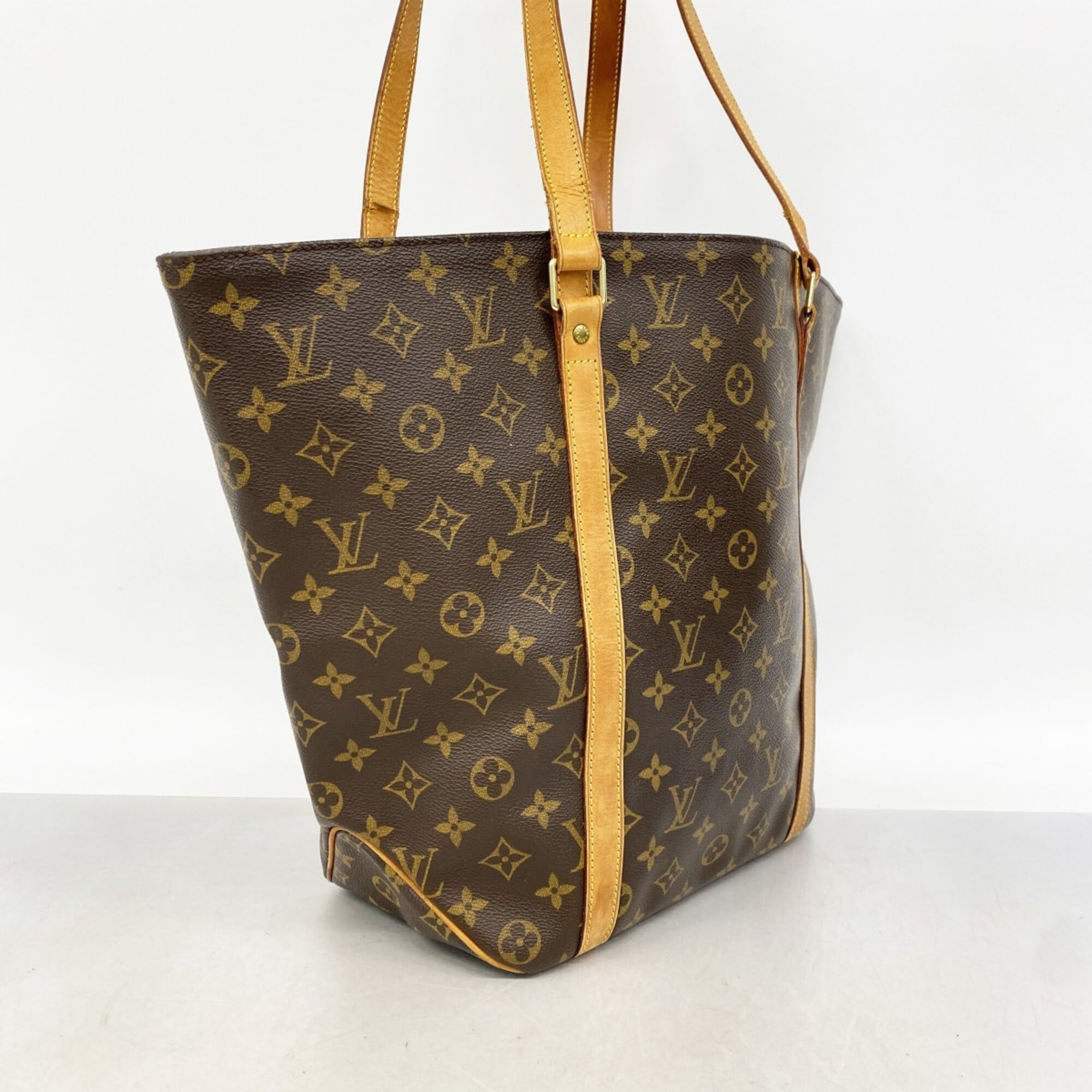 Louis Vuitton Brown Shoulder Bag (Pre-Owned)