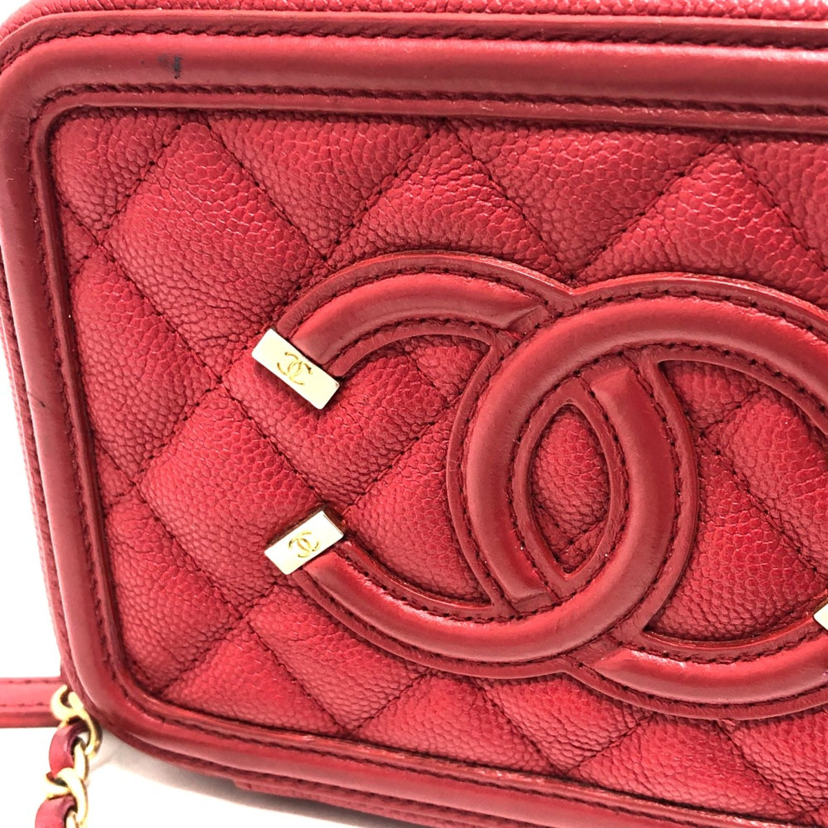 Chanel Red Leather Shoulder Bag (Pre-Owned)