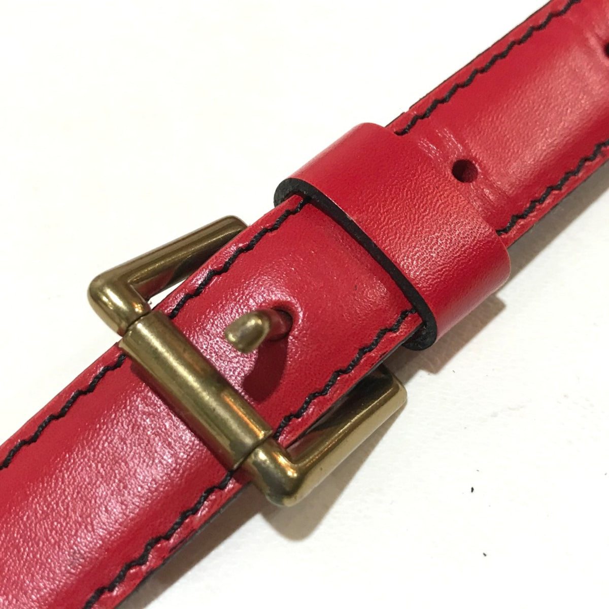 Louis Vuitton Red Leather Shoulder Bag (Pre-Owned)