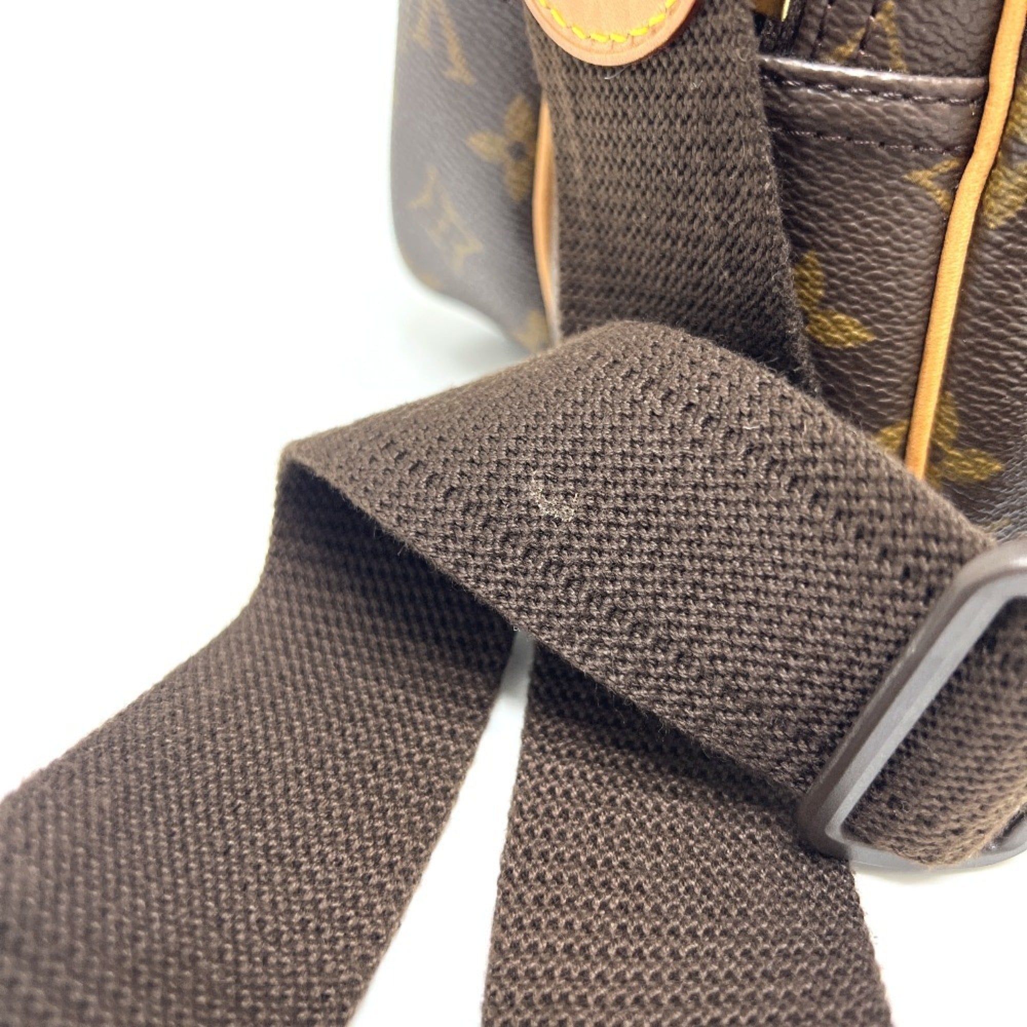 Louis Vuitton Brown Monogram Monogram Shoulder Bag (Pre-Owned)