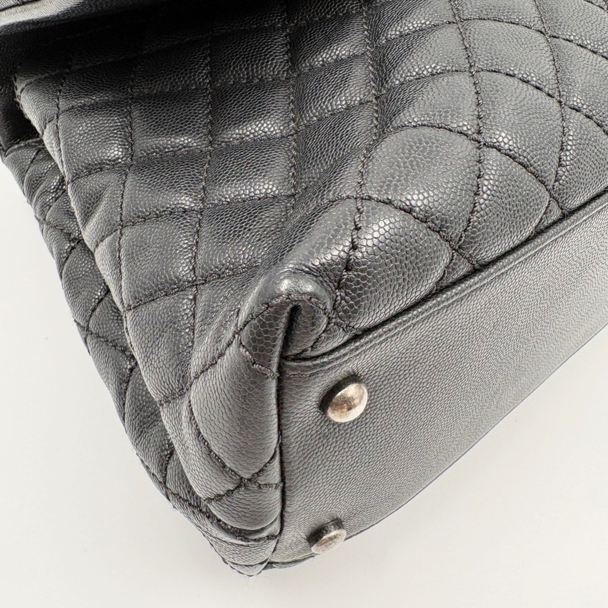 Chanel Matelasse Black Handbag (Pre-Owned)