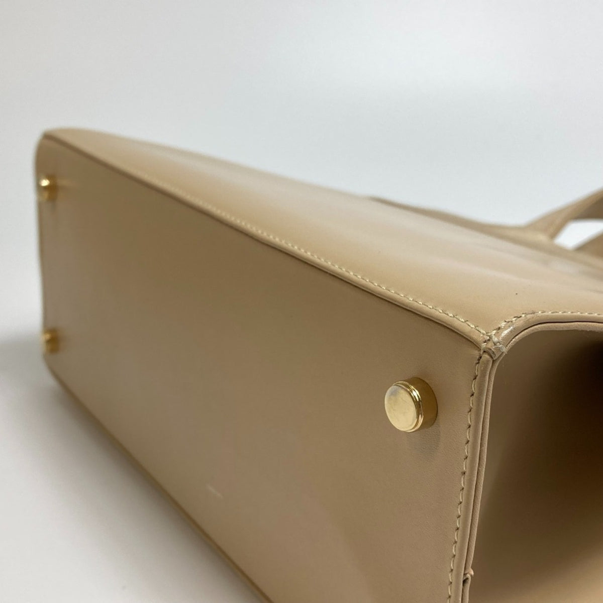 Salvatore Ferragamo Beige Leather Handbag (Pre-Owned)