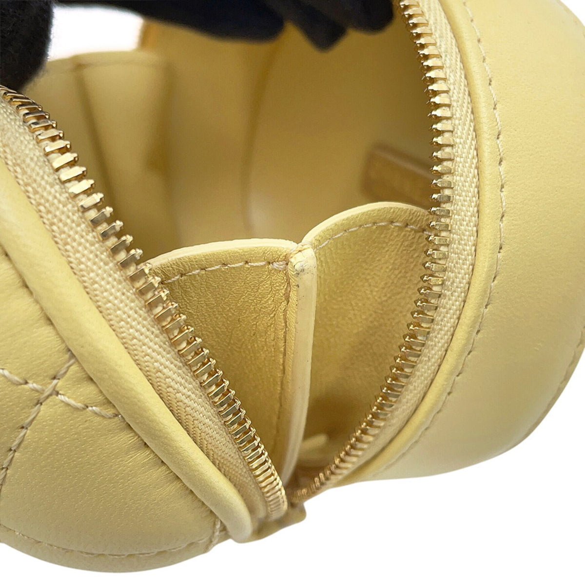 Chanel Yellow Leather Handbag Shoulder Bag (Pre-Owned)