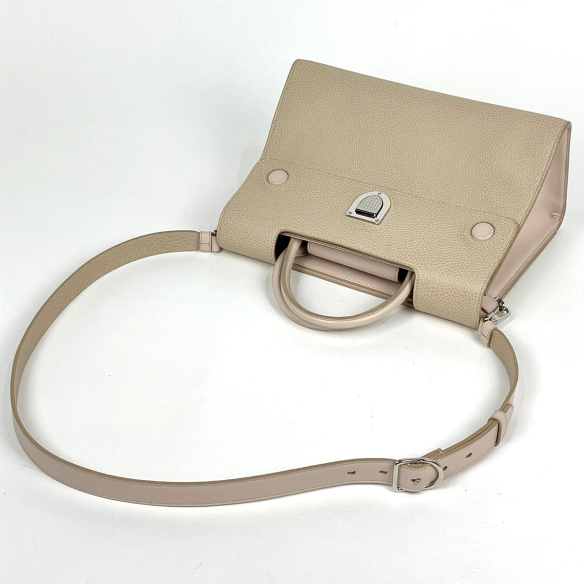 Christian Dior Beige Leather Handbag (Pre-Owned)