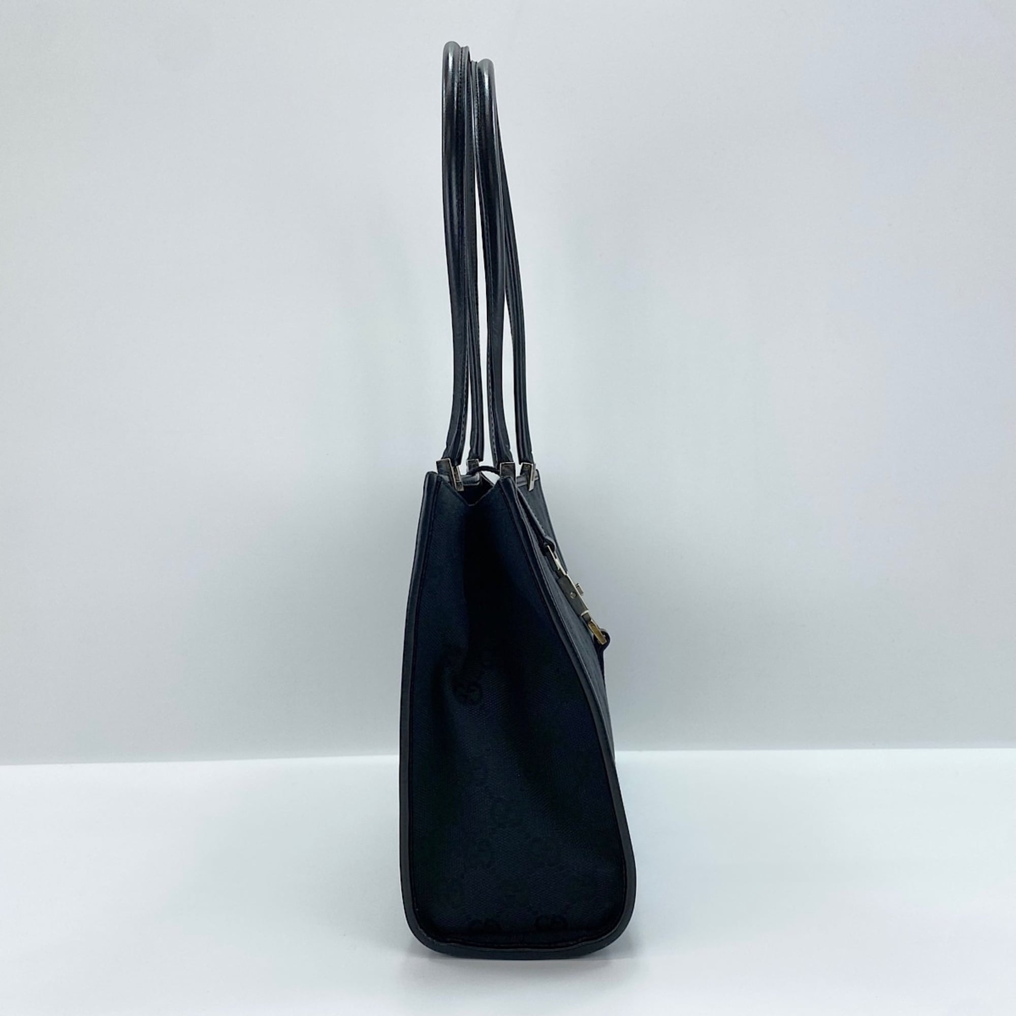 Gucci Black Shoulder Bag (Pre-Owned)