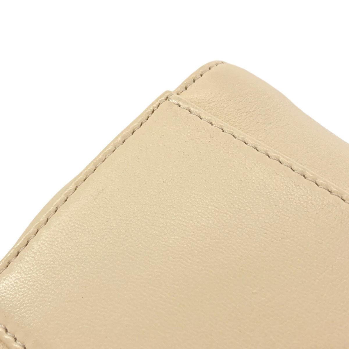Fendi White Leather Handbag (Pre-Owned)