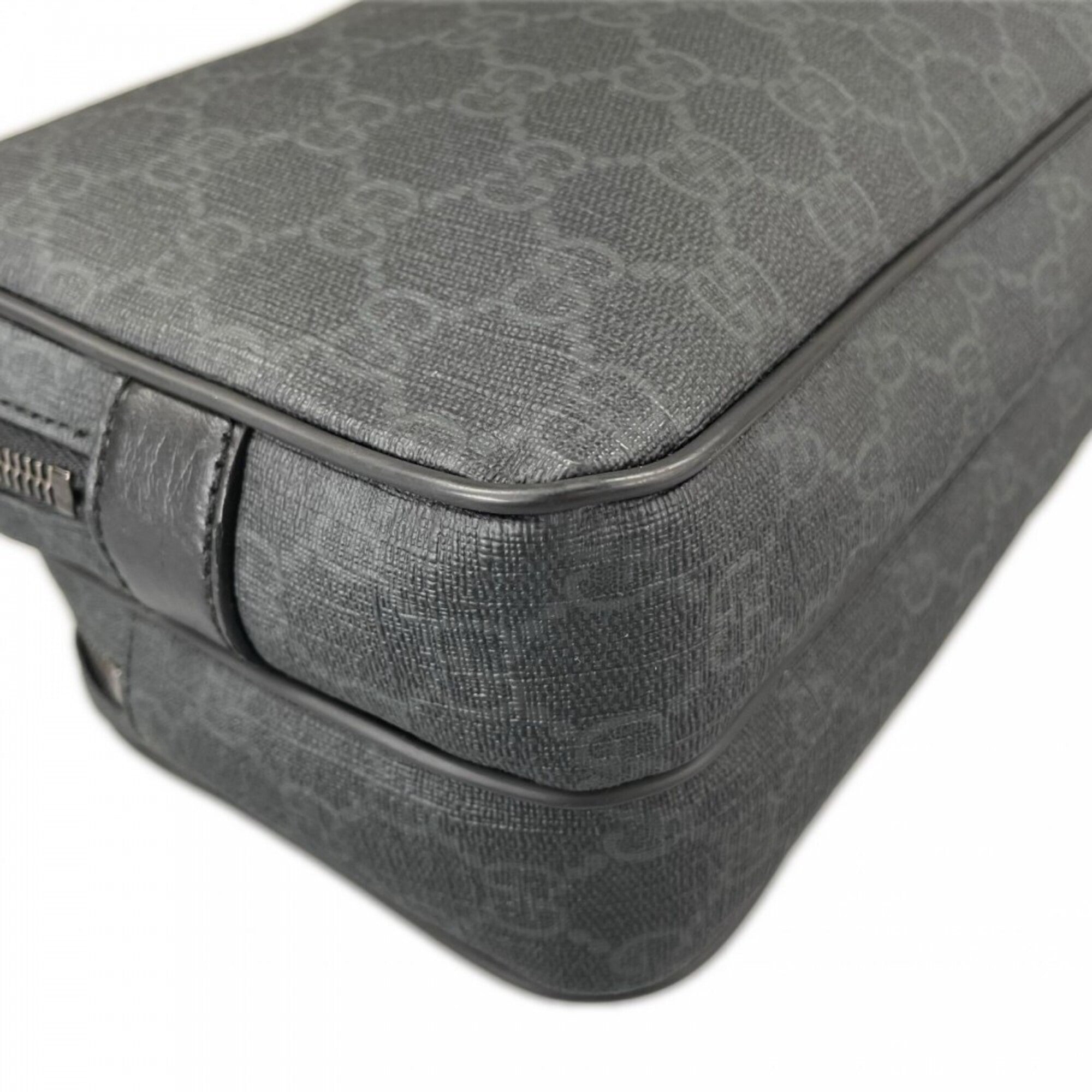Gucci Black White Gg Supreme Clutch Bag (Pre-Owned)