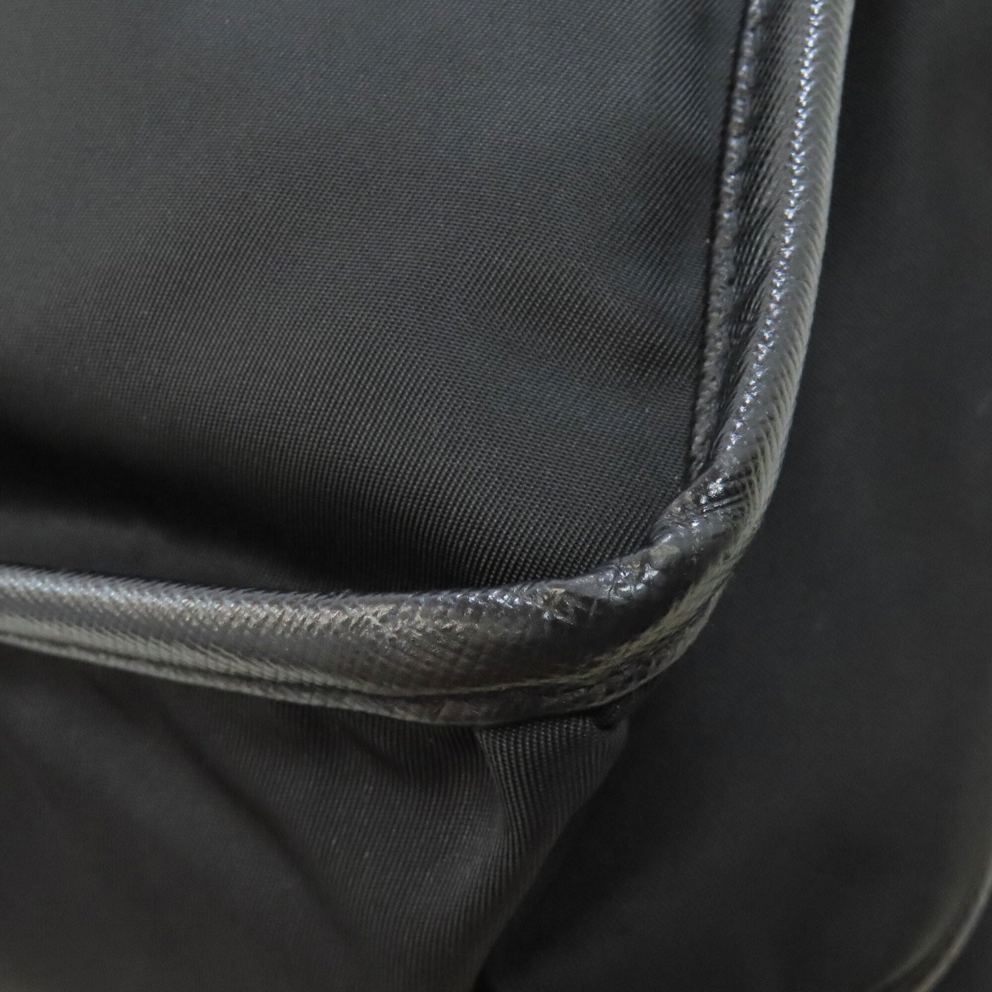 Prada Black Nylon Shoulder Bag (Pre-Owned)