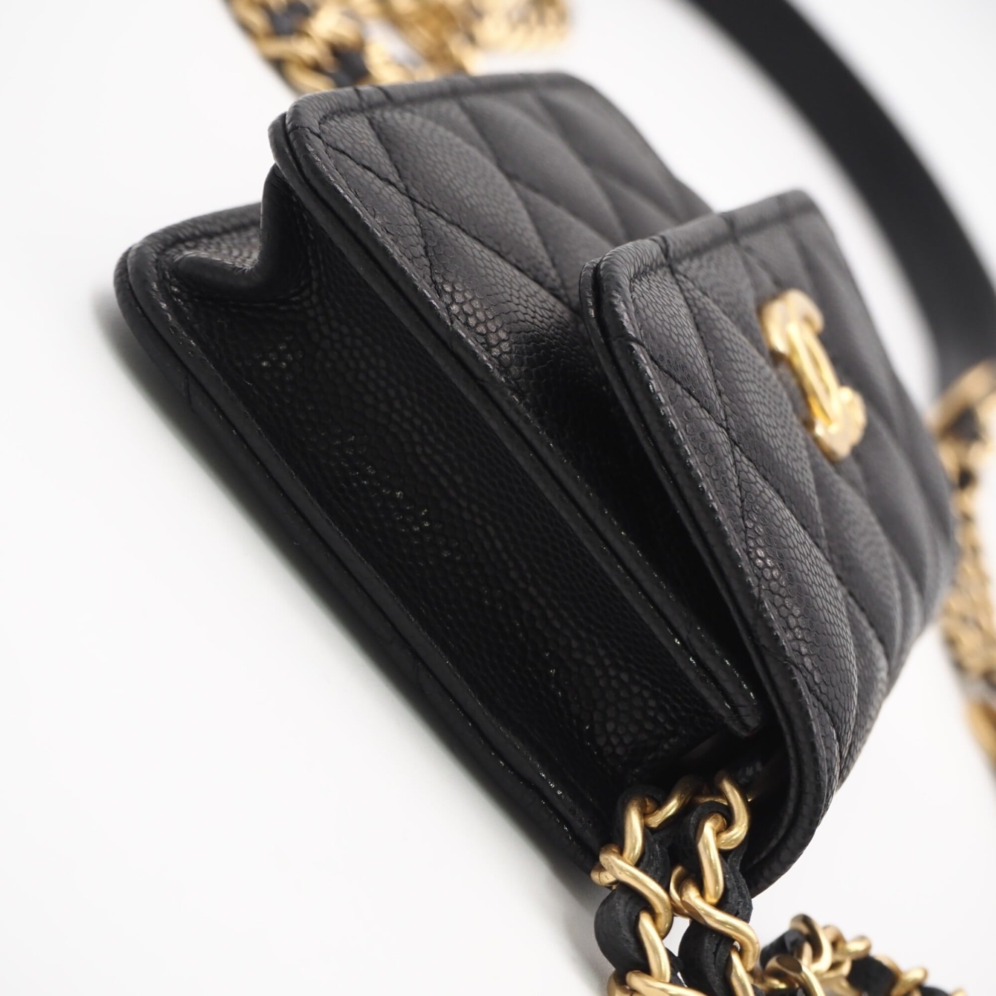 Chanel Matelasse Black Grained Calfskin Shoulder Bag (Pre-Owned)