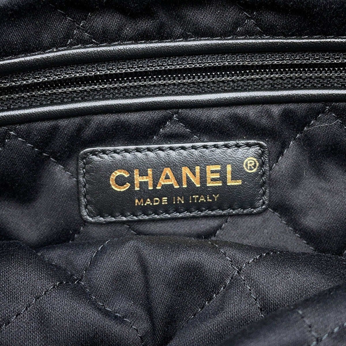 Chanel Black Handbag (Pre-Owned)