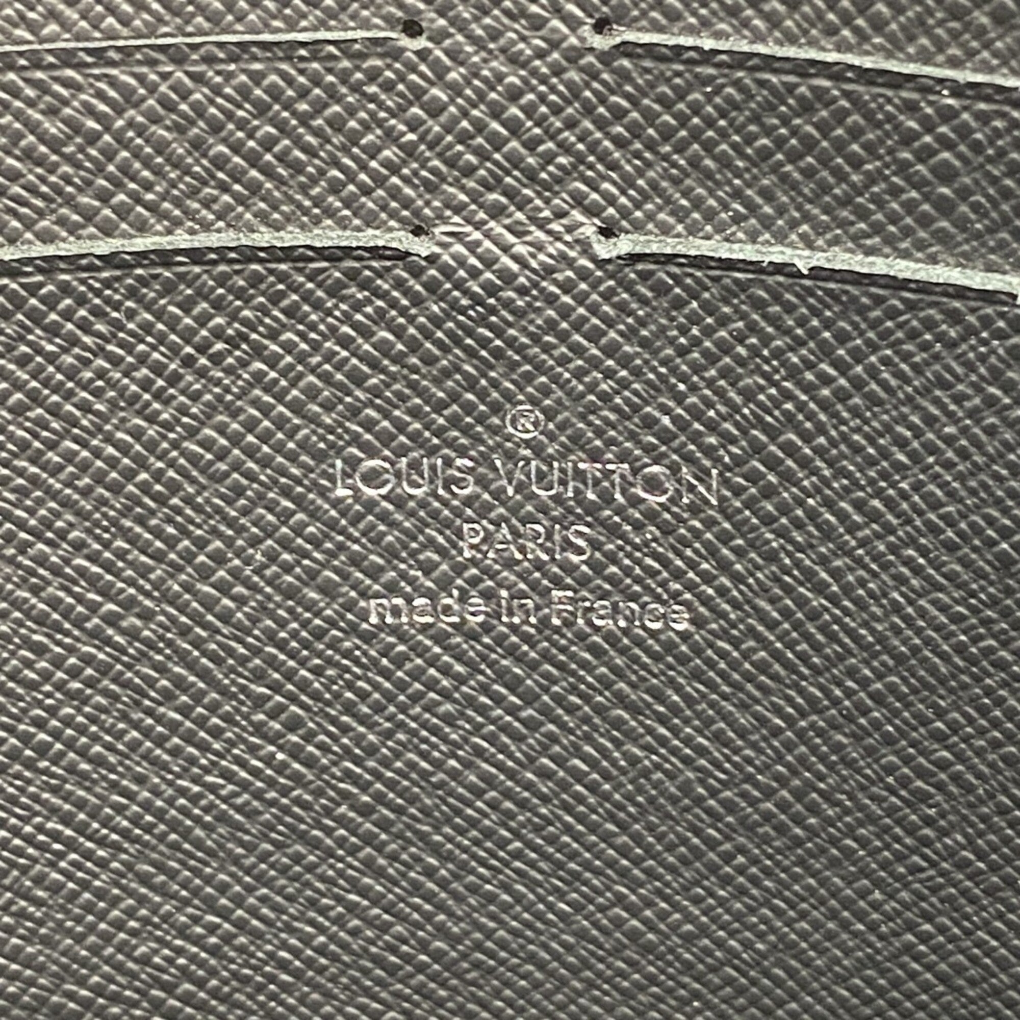 Louis Vuitton Black Clutch Bag (Pre-Owned)