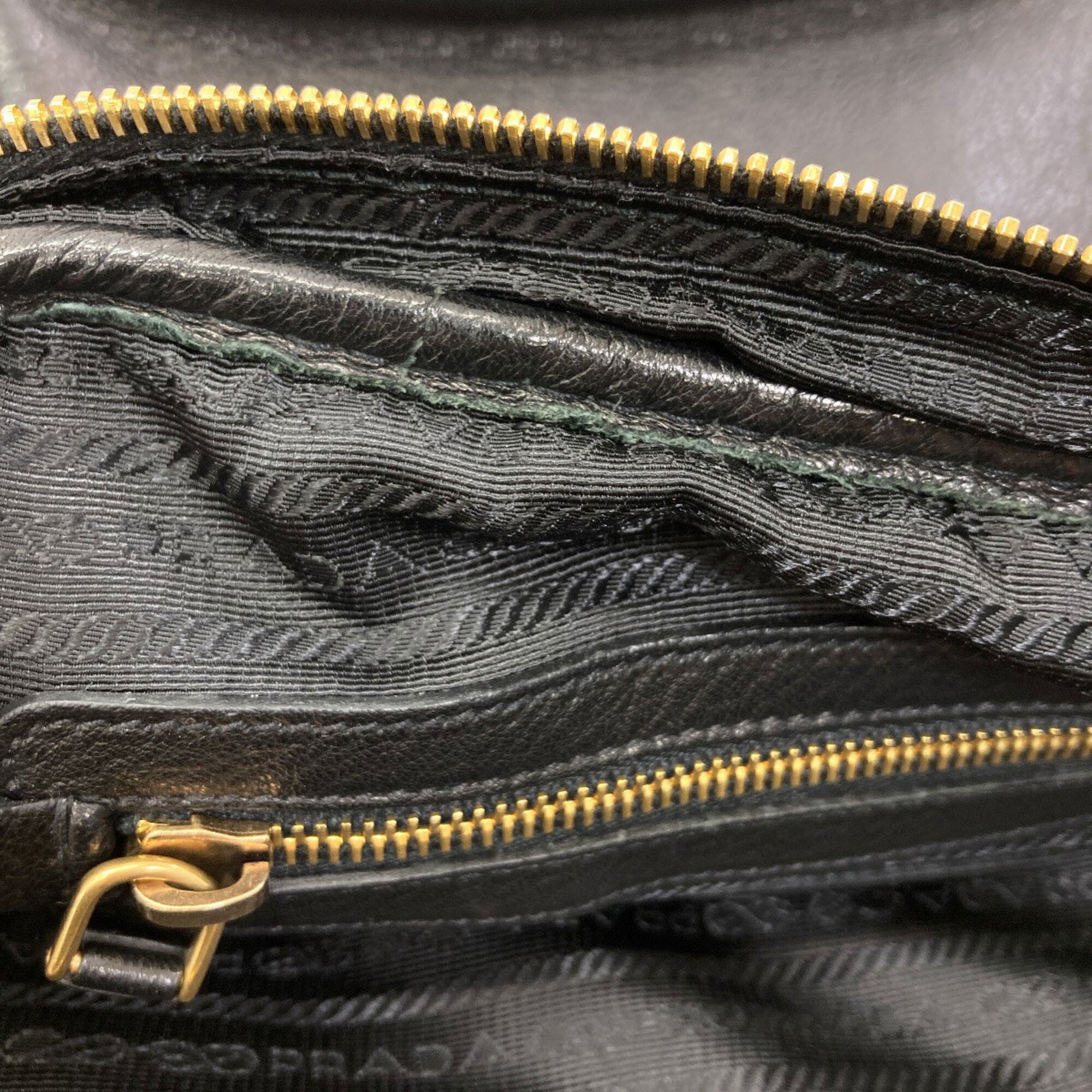 Prada Black Leather Shoulder Bag (Pre-Owned)