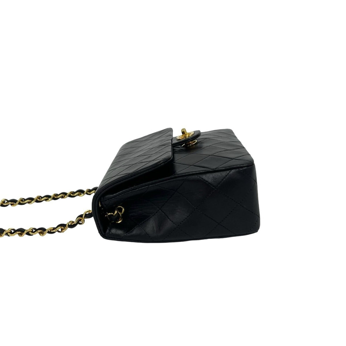 Chanel Black Leather Shoulder Bag (Pre-Owned)