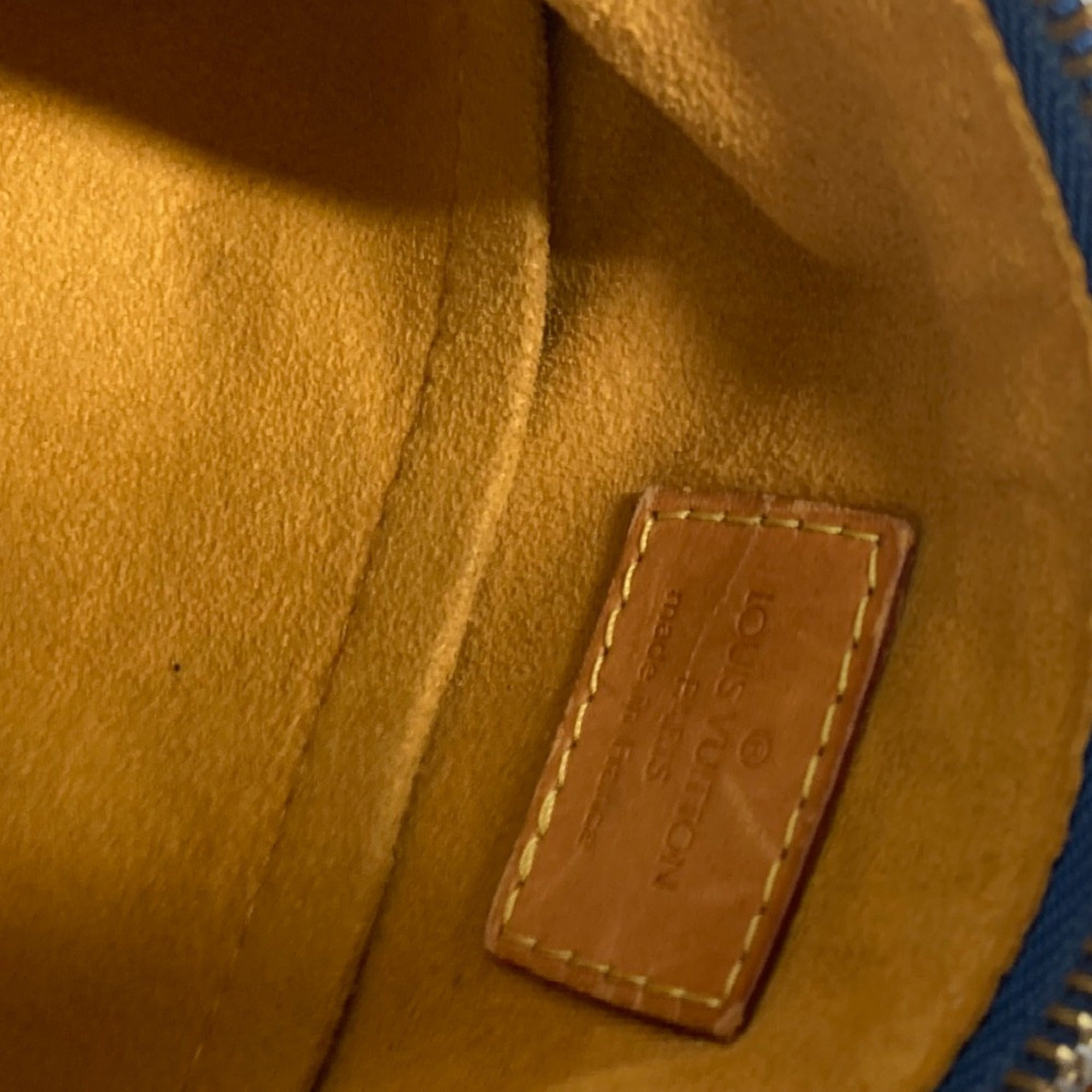 Louis Vuitton Blue Other Shoulder Bag (Pre-Owned)