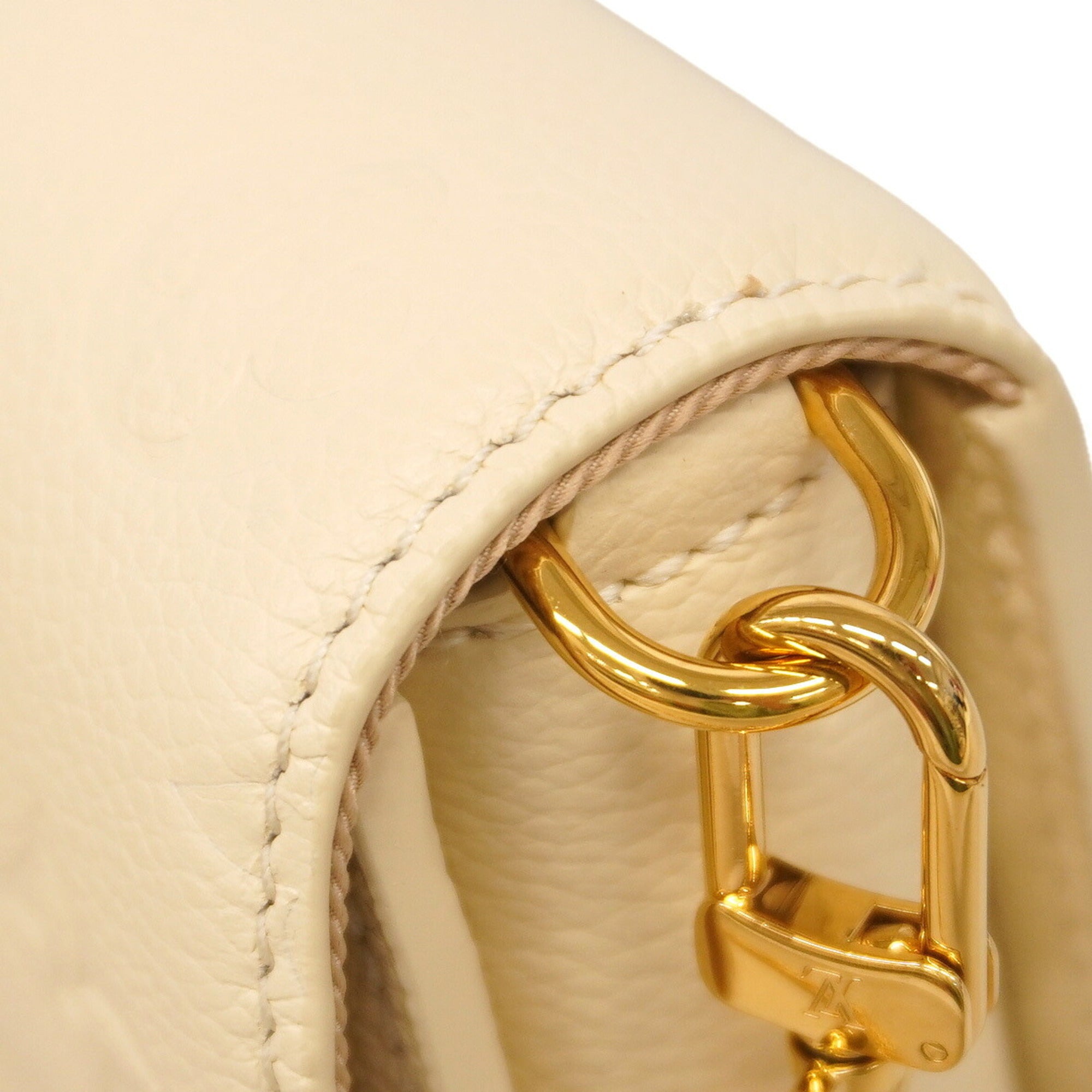 Louis Vuitton Cream Shoulder Bag (Pre-Owned)