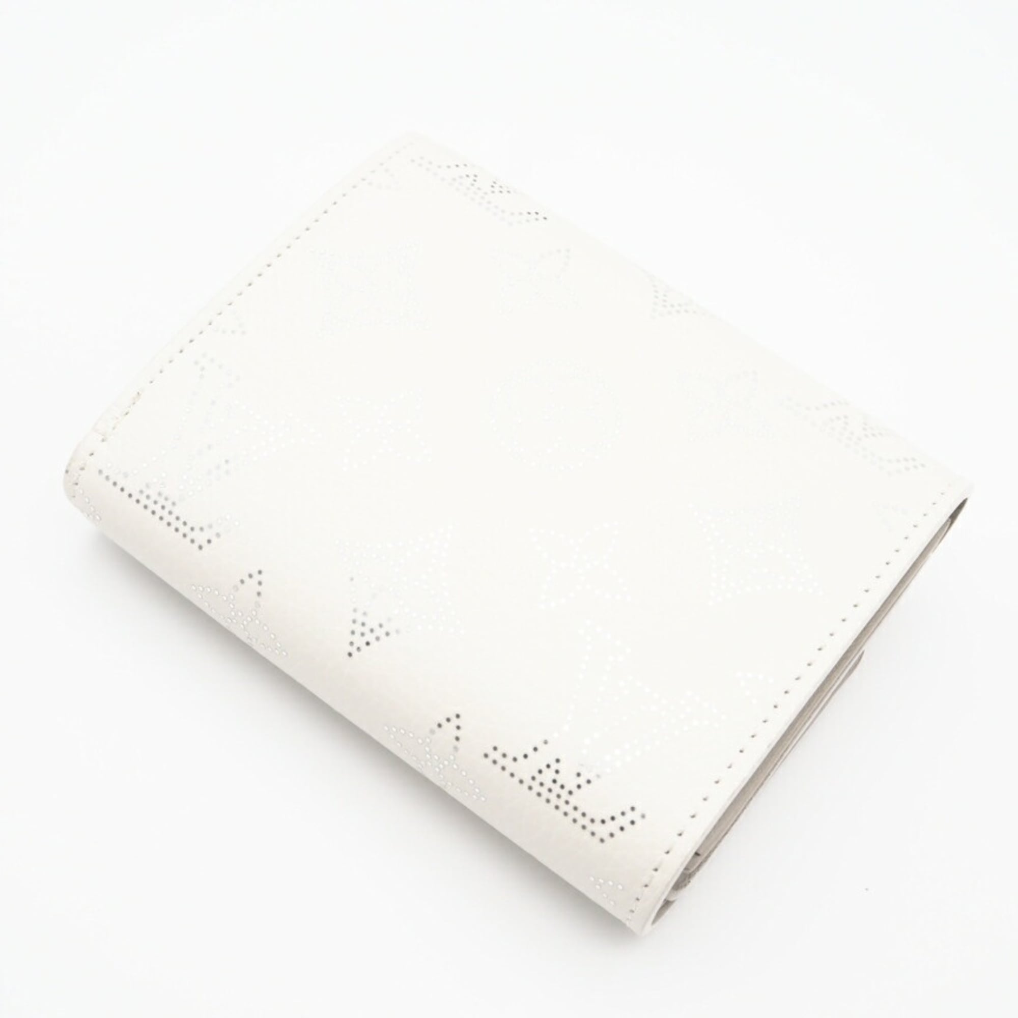 Louis Vuitton Mahina White Leather Wallet (Bi-Fold) (Pre-Owned)