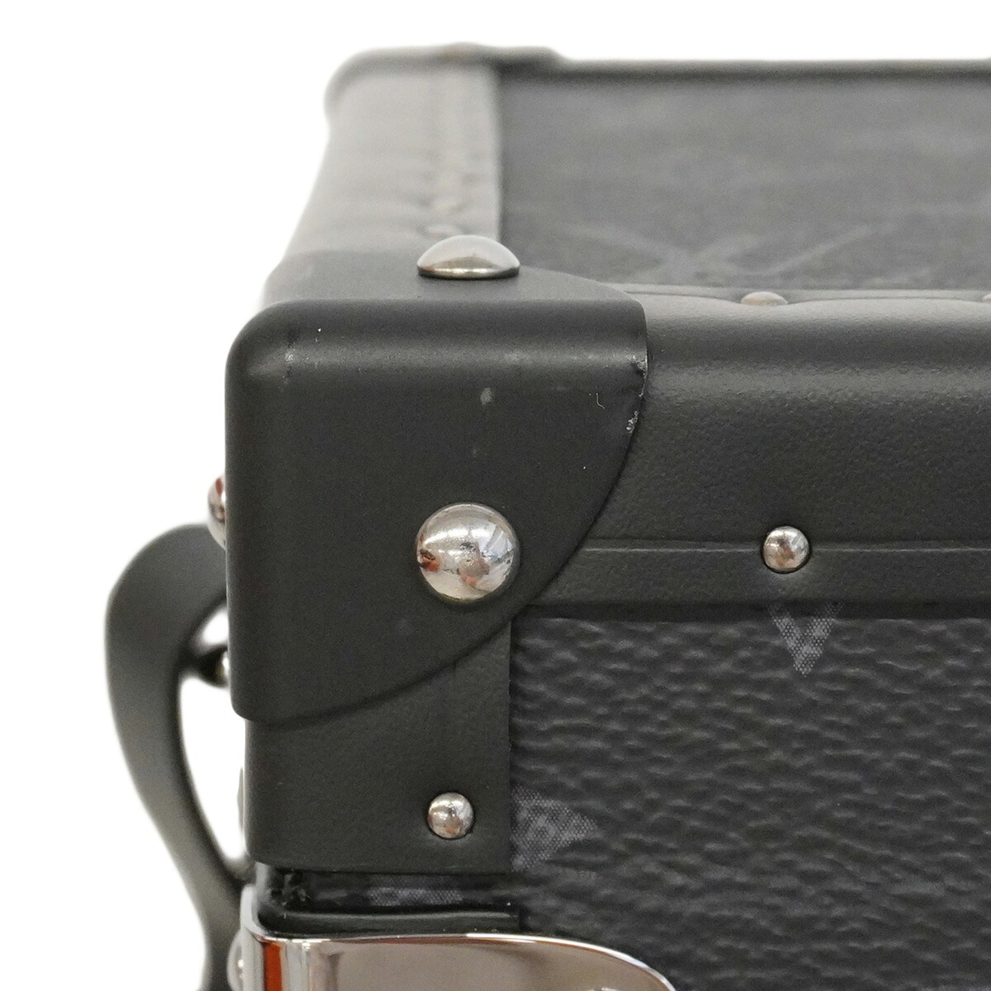 Louis Vuitton Black Shoulder Bag (Pre-Owned)