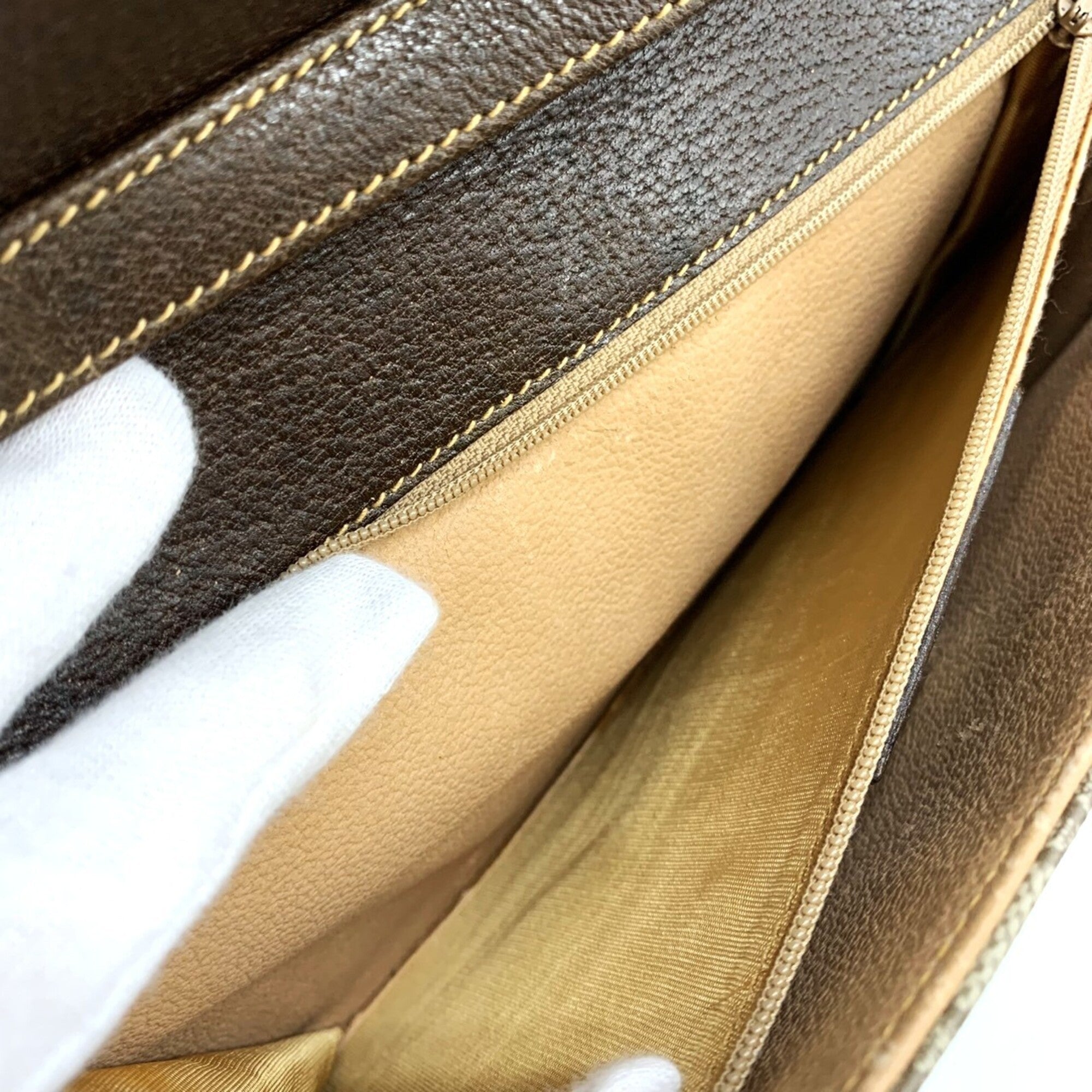 Gucci Brown Gg Supreme Shoulder Bag (Pre-Owned)