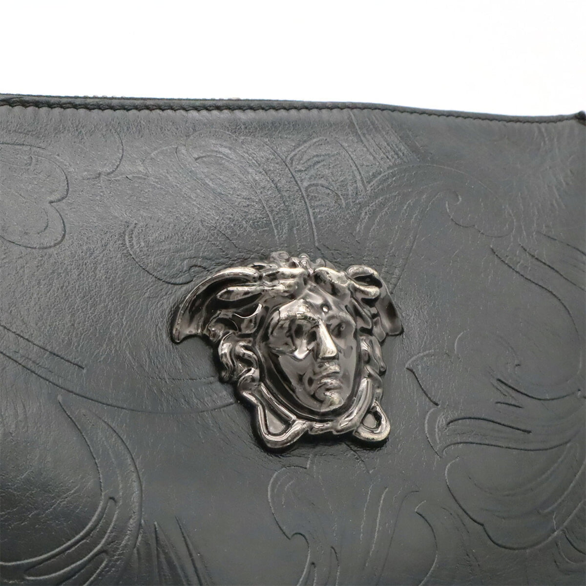 Versace Black Leather Shoulder Bag (Pre-Owned)