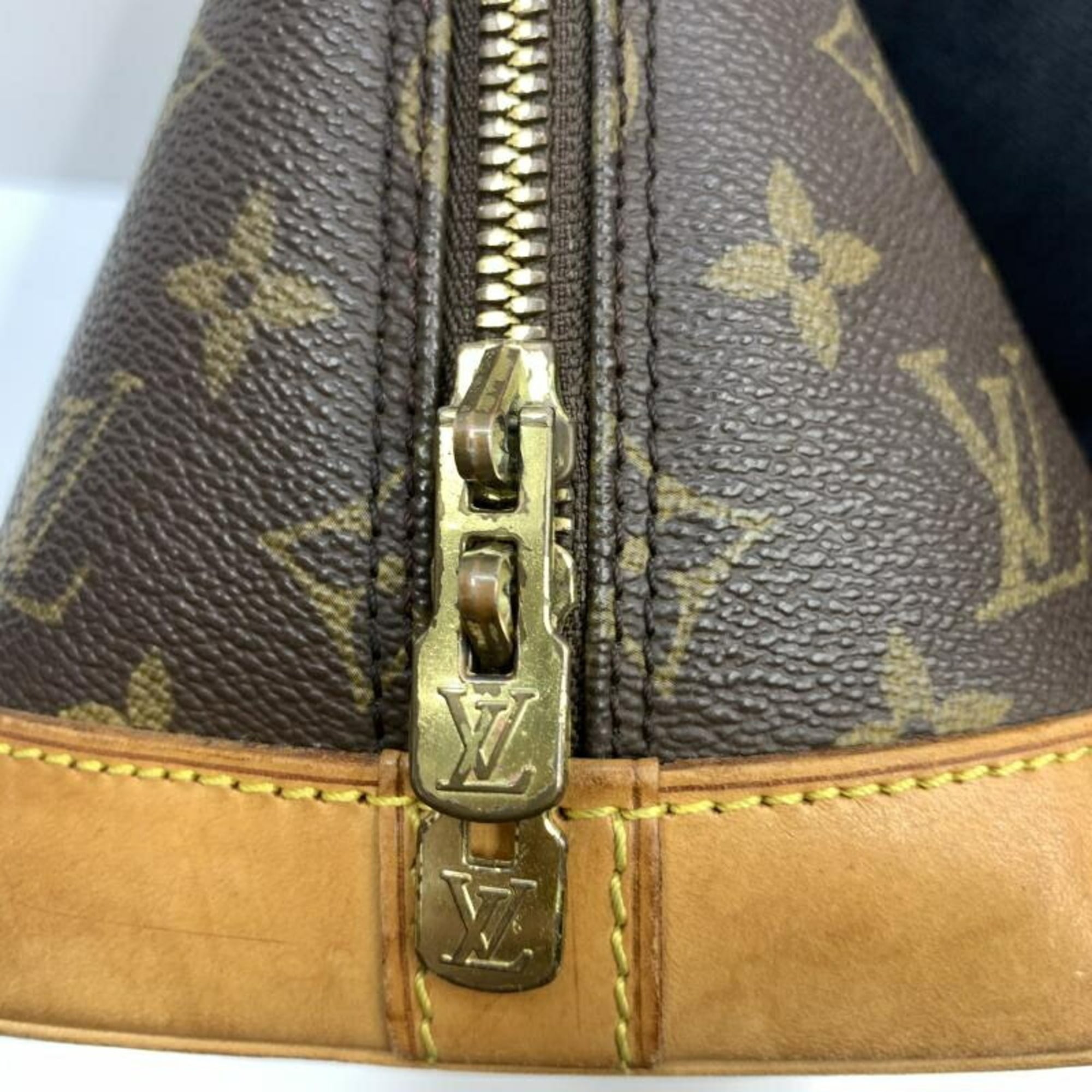 Louis Vuitton Handbag (Pre-Owned)