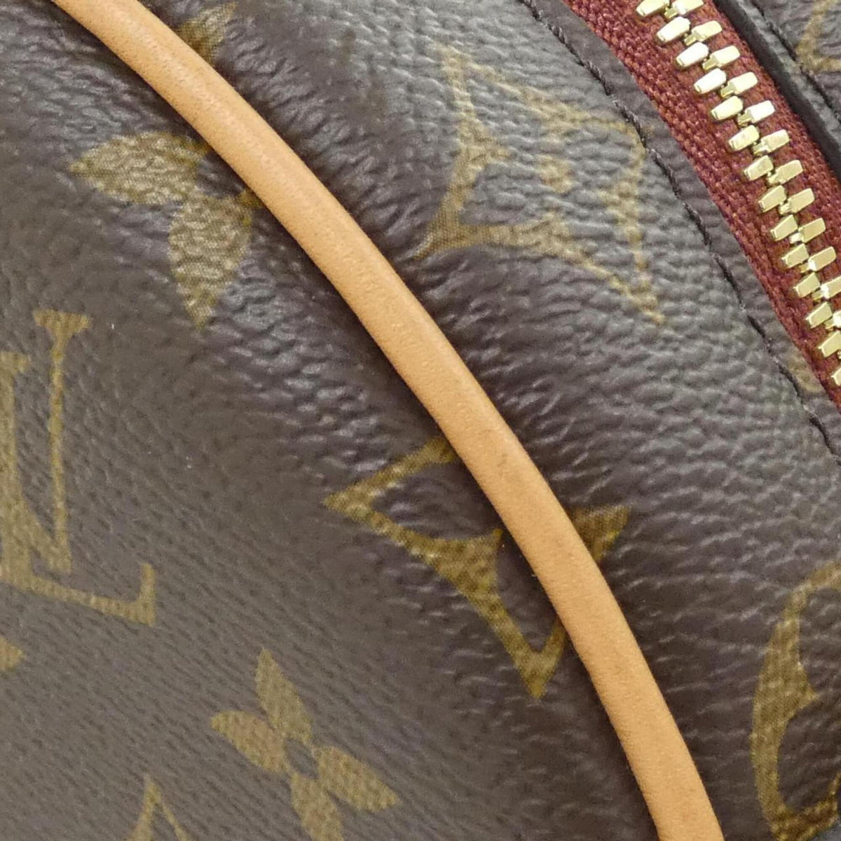 Louis Vuitton Marron Coated Canvas Shoulder Bag (Pre-Owned)