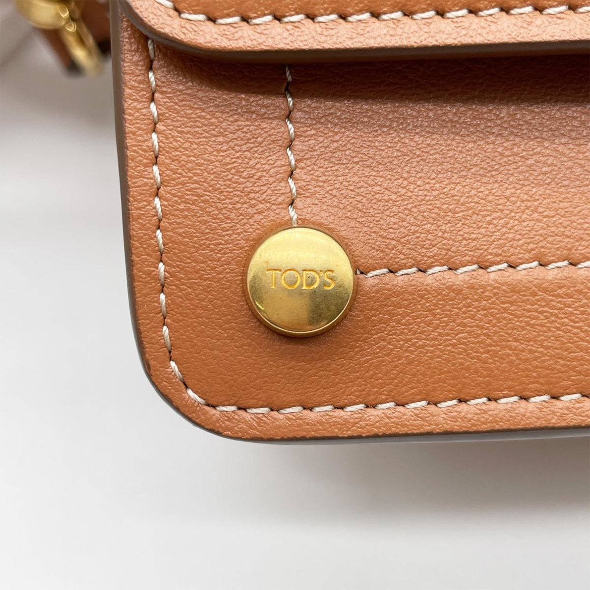 Tod's Brown Gold Leather Pochette Shoulder Bag (Pre-Owned)