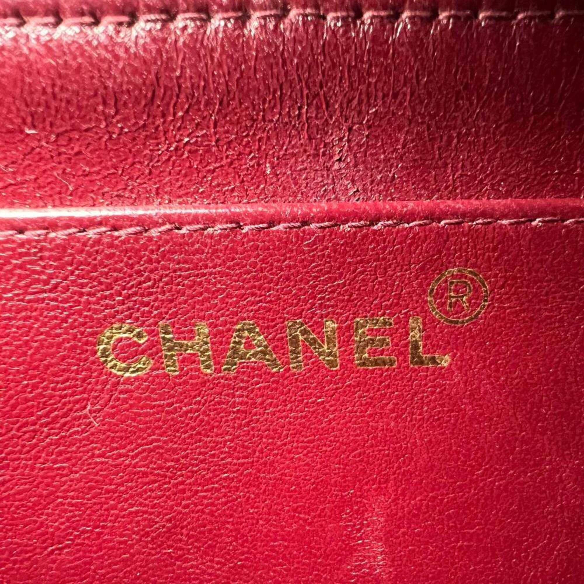 Chanel Black Leather Shoulder Bag (Pre-Owned)